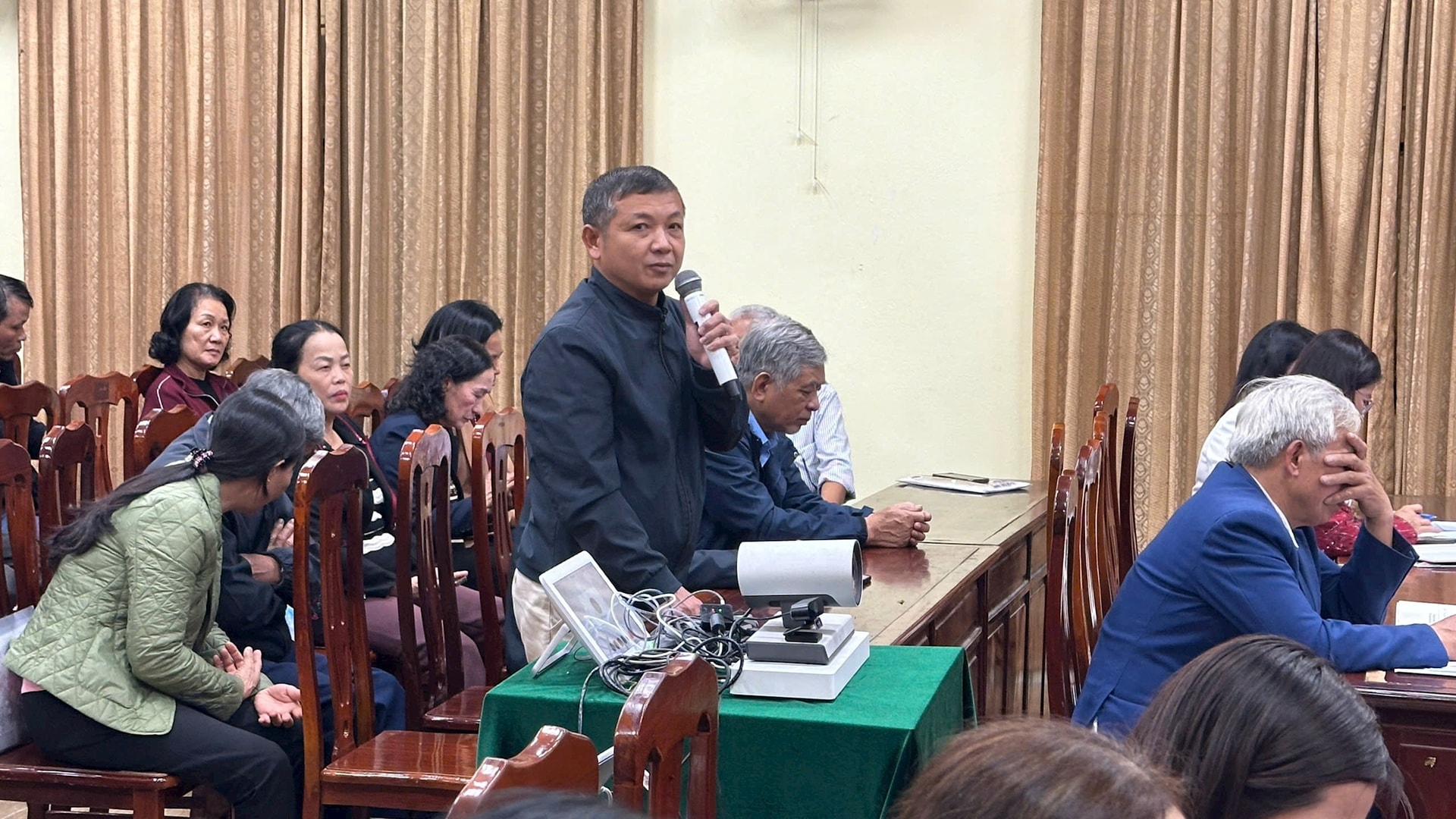 Ứng cử đại biểu HĐND thành phố Hà Nội - Đơn vị bầu cử số 18 tiếp xúc cử tri, vận động bầu cử- Ảnh 7.