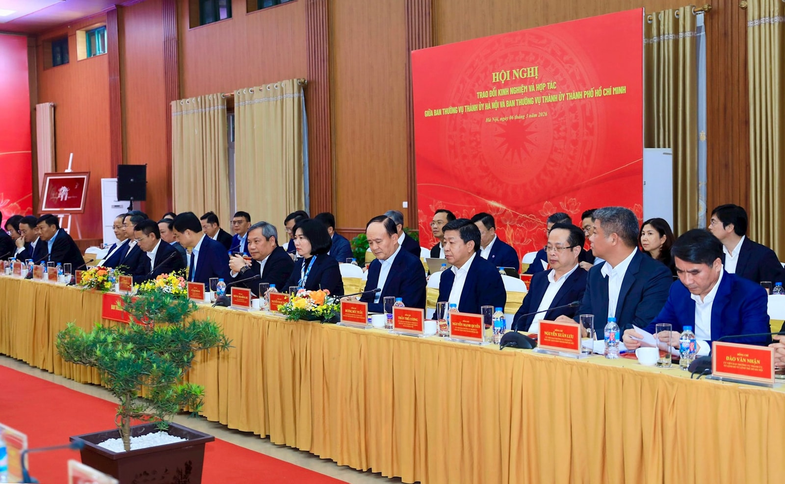 Hà Nội - TP Hồ Chí Minh: Trao đổi kinh nghiệm, hợp tác chia sẻ nguồn lực đóng góp vào sự nghiệp phát triển chung của đất nước- Ảnh 1.