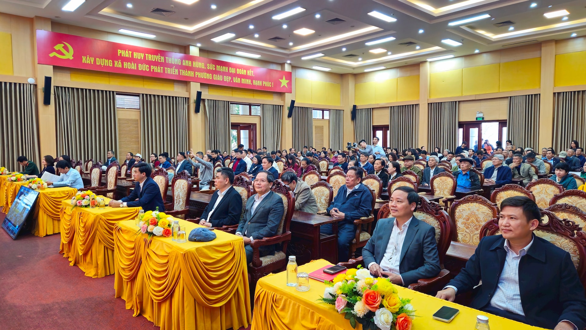 Ứng cử viên đại biểu HĐND Thành phố tiếp xúc cử tri các xã: Sơn Đồng, Dương Hòa, An Khánh- Ảnh 2.