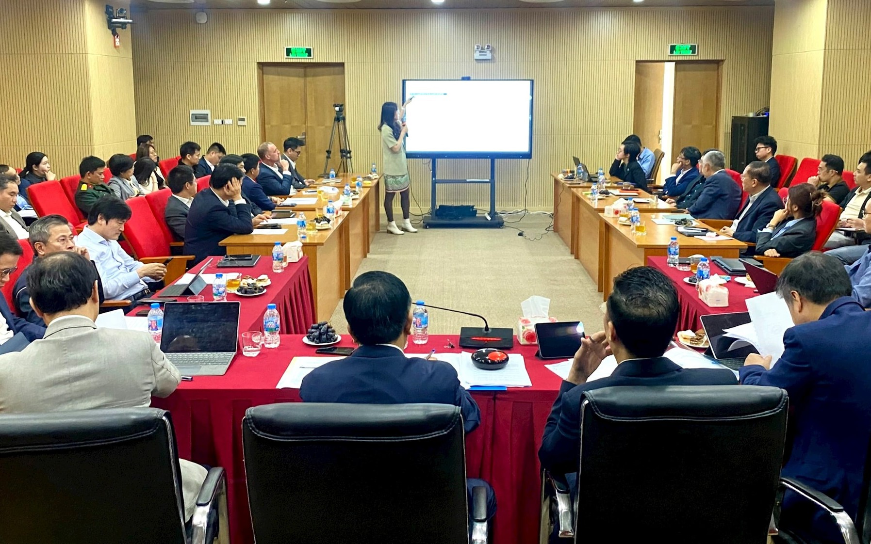 Các đơn vị tư vấn trong liên danh báo cáo kết quả làm việc