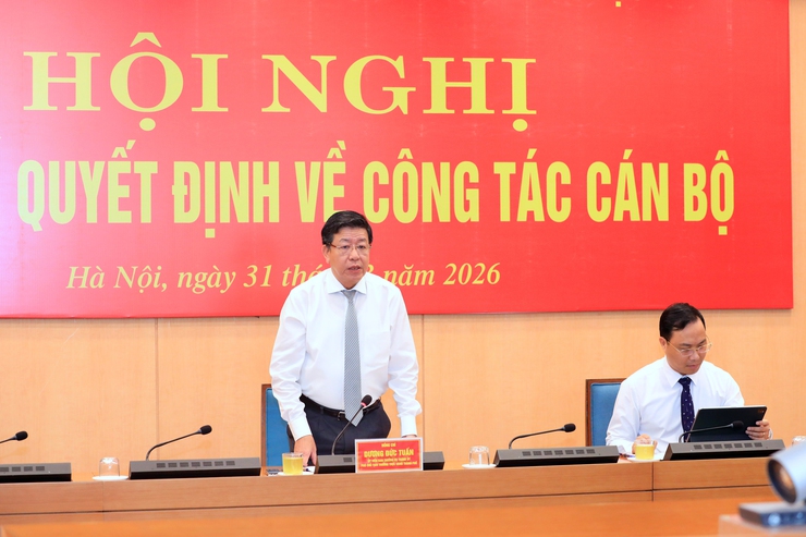 Nguyen Trong Minh appointed deputy chief of Hanoi People's Committee office leadership- Ảnh 3.