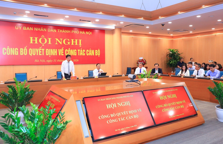 Nguyen Trong Minh appointed deputy chief of Hanoi People's Committee office leadership- Ảnh 2.