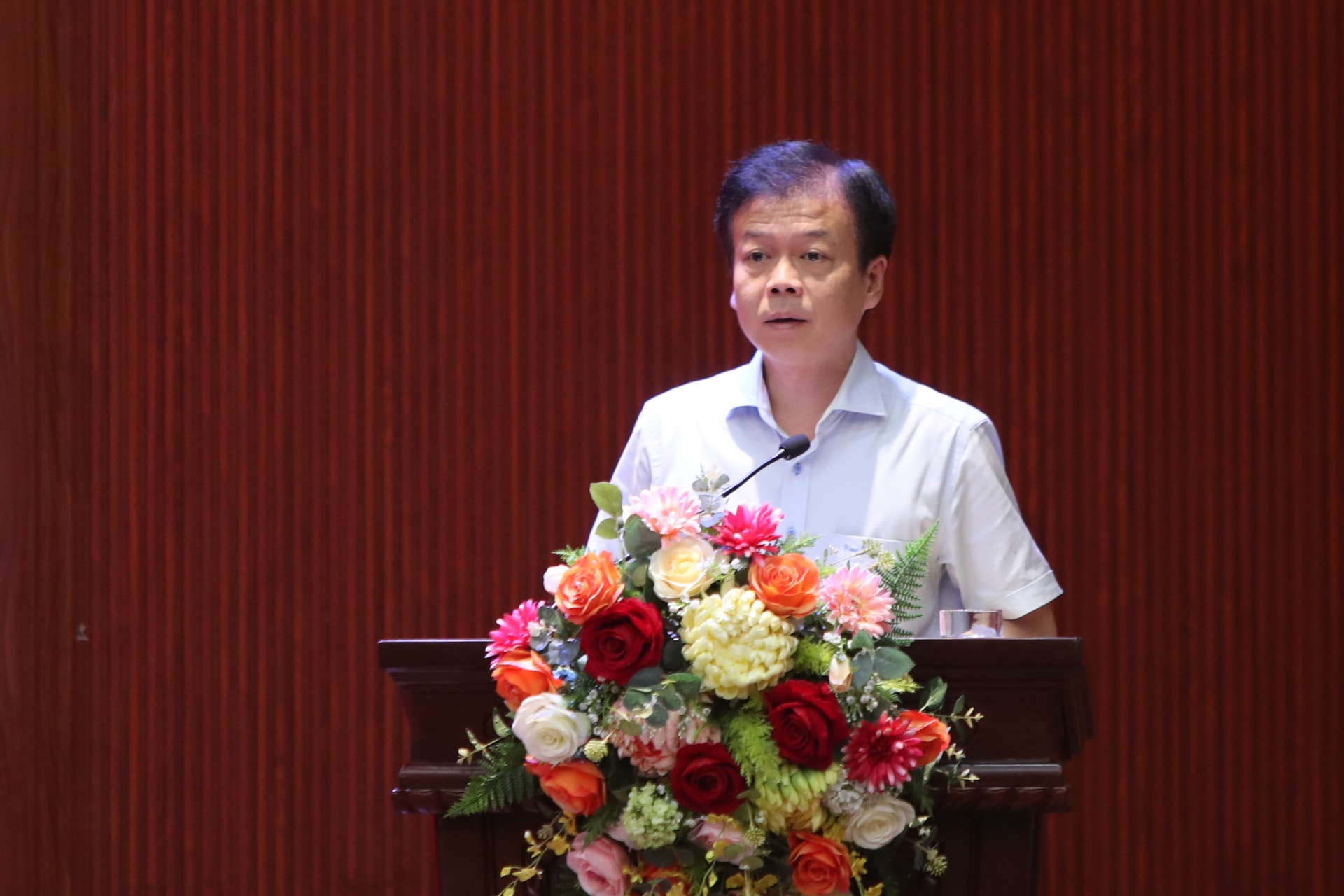 Tây Hồ triển khai Chỉ thị 09-CT/TU: Chú trọng chuyển từ quản lý hành chính sang quản trị hiện đại- Ảnh 4.