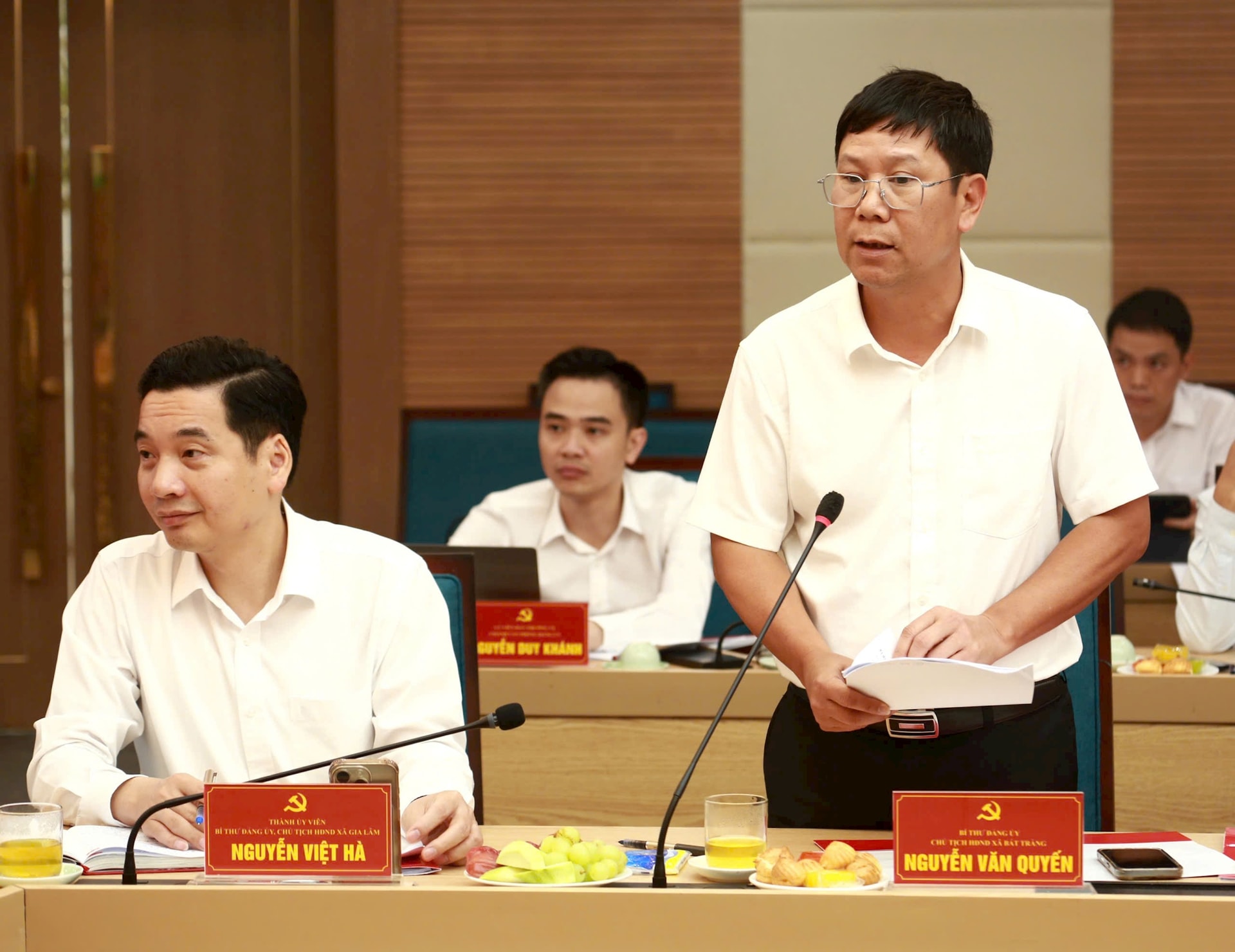 Phó Bí thư Thường trực Thành ủy Nguyễn Trọng Đông làm việc với Ban Thường vụ Đảng ủy xã Gia Lâm và Bát Tràng- Ảnh 3.