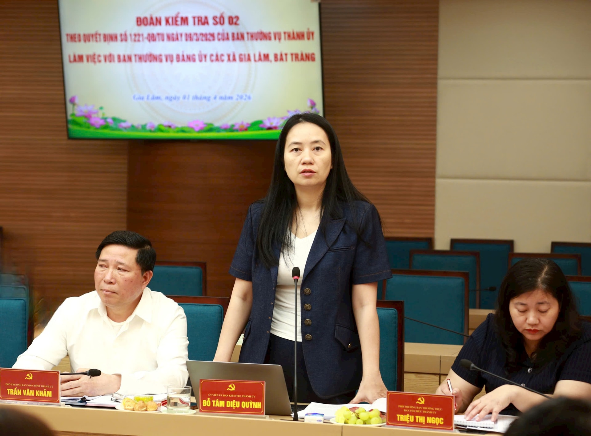 Phó Bí thư Thường trực Thành ủy Nguyễn Trọng Đông làm việc với Ban Thường vụ Đảng ủy xã Gia Lâm và Bát Tràng- Ảnh 4.