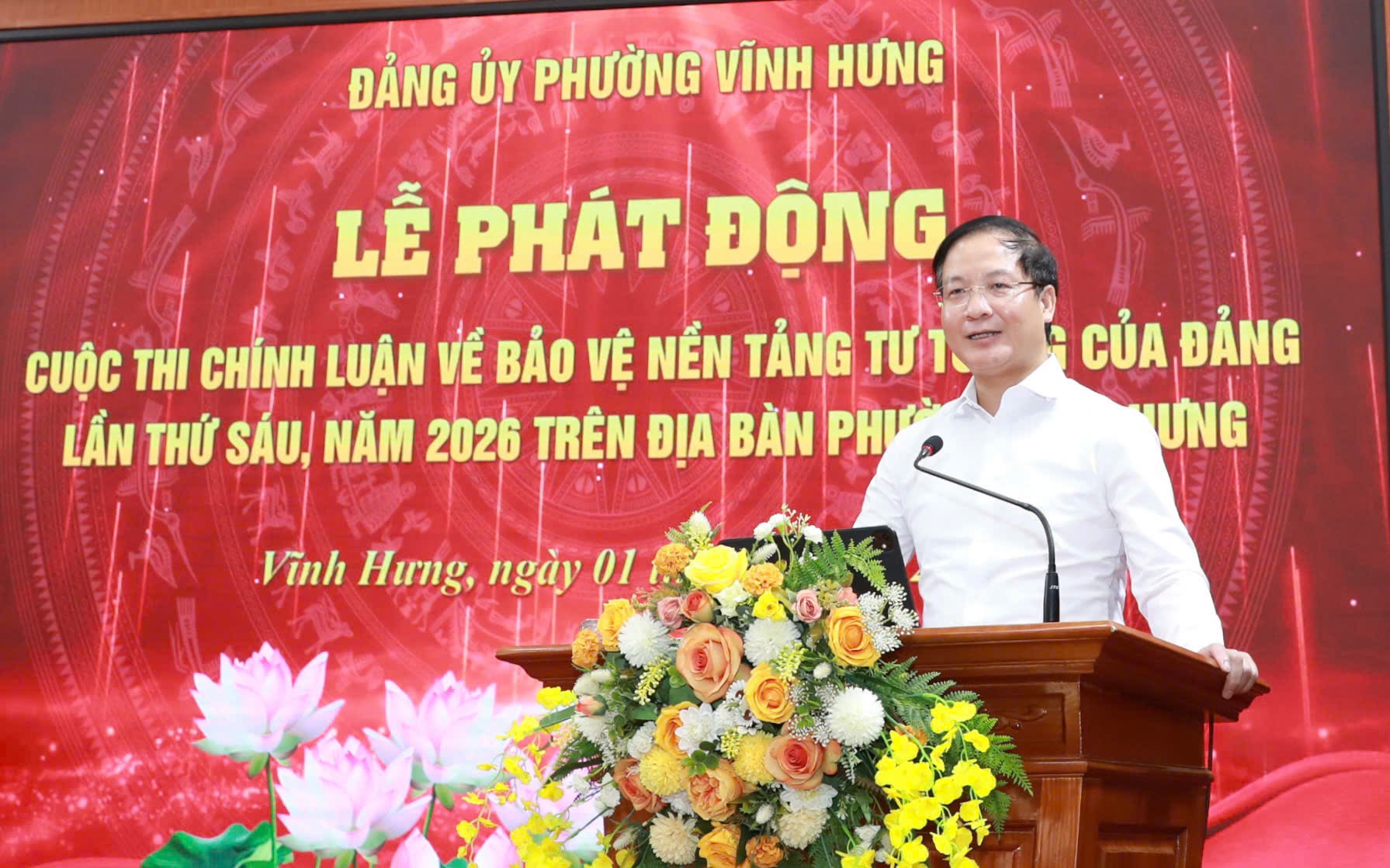 Bí thư Đảng ủy, Chủ tịch HĐND phường Vĩnh Hưng Nguyễn Đức Dũng phát biểu tại Lễ phát động