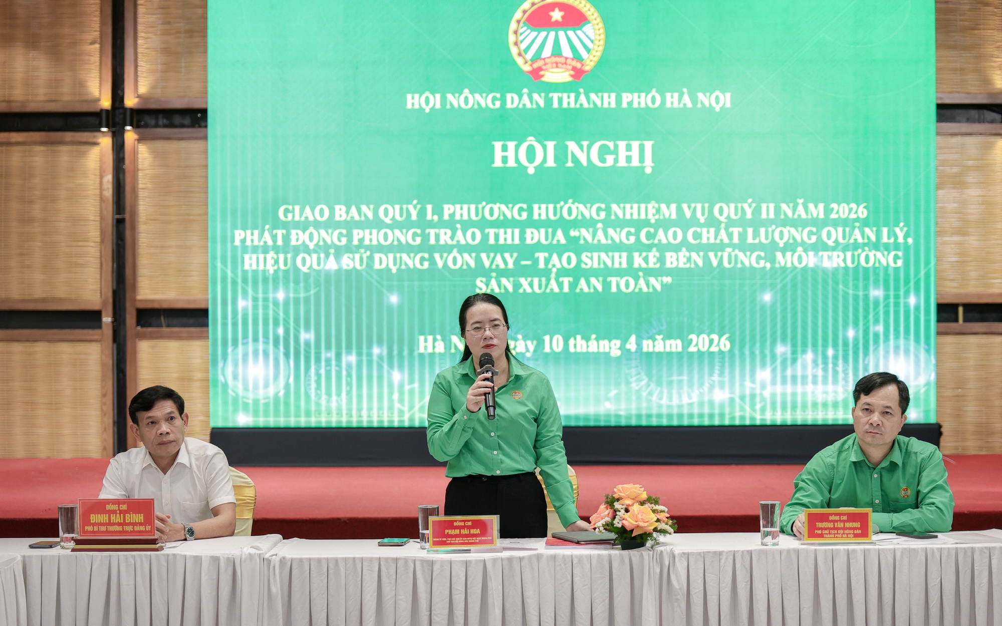 Phó Chủ tịch Ủy ban MTTQ thành phố Hà Nội, Chủ tịch Hội Nông dân Thành phố Phạm Hải Hoa phát biểu tại Hội nghị.