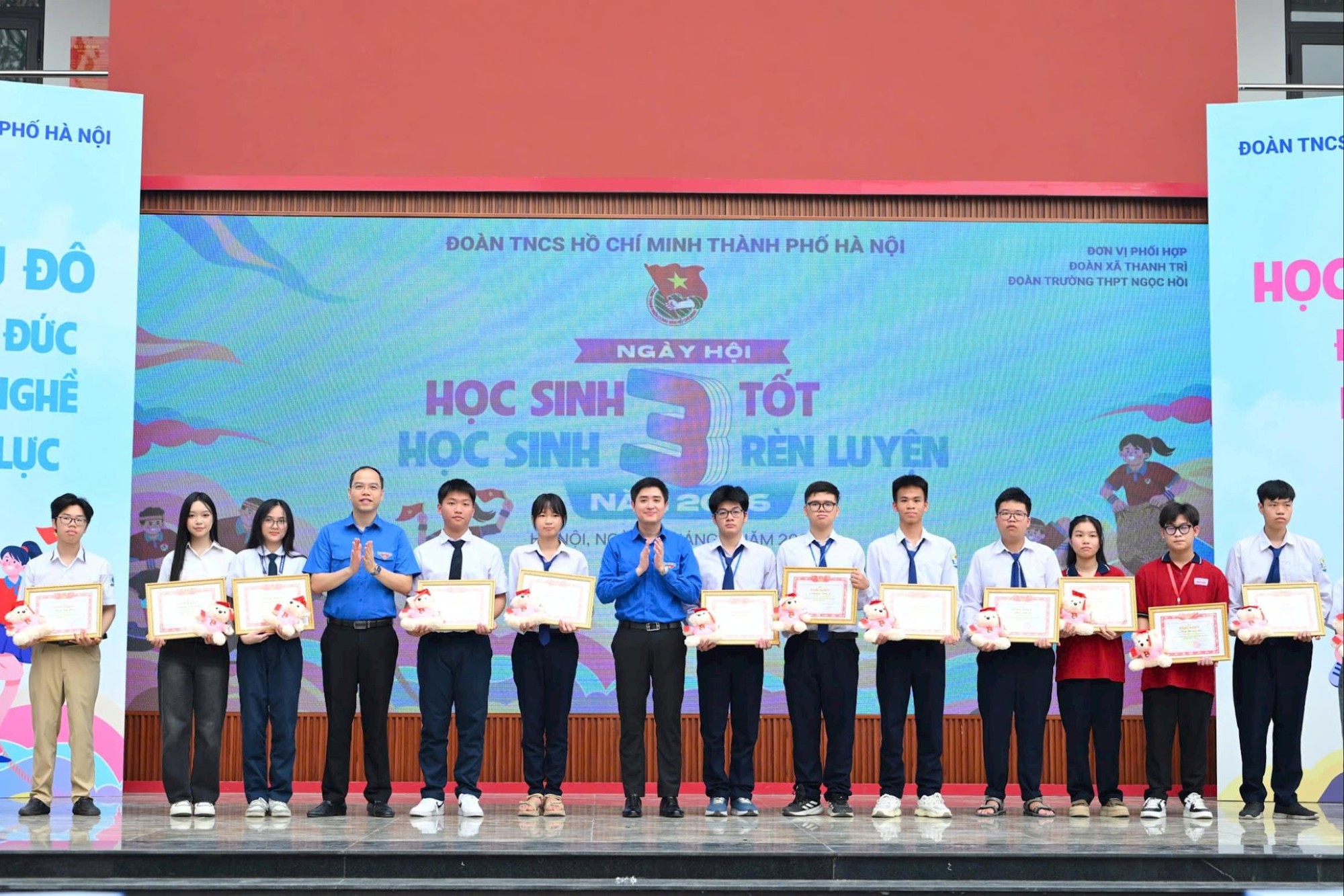 Hà Nội tuyên dương học sinh "3 rèn luyện", "3 tốt" tiêu biểu cấp Thành phố- Ảnh 3.