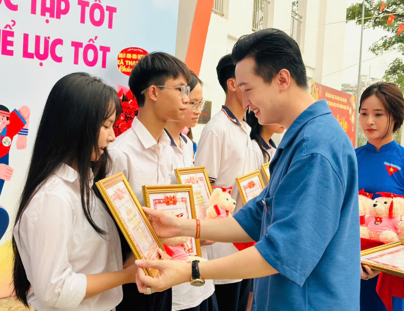 Hà Nội tuyên dương học sinh "3 rèn luyện", "3 tốt" tiêu biểu cấp Thành phố- Ảnh 1.