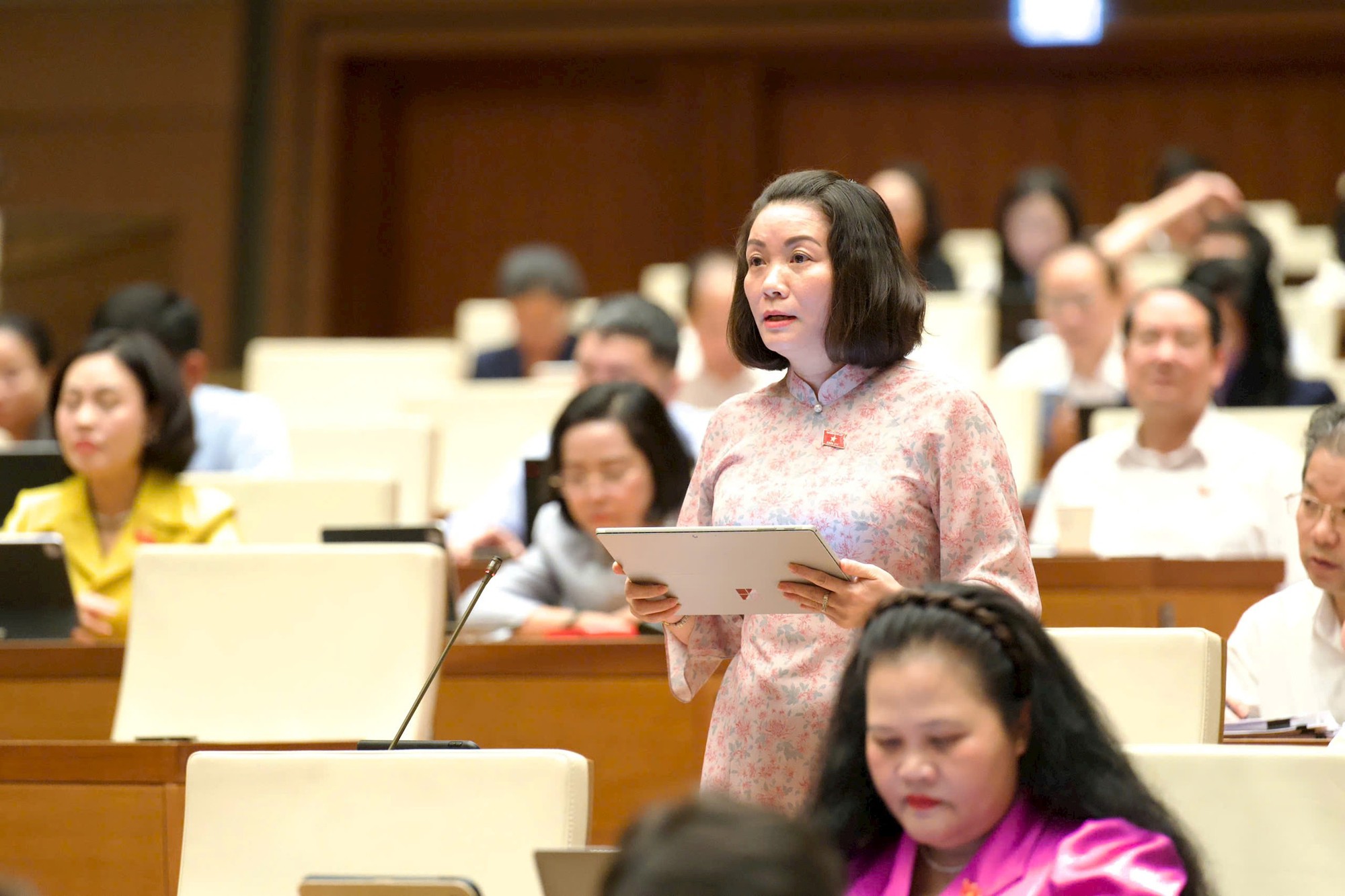 Đại biểu Quốc hội quan tâm, thảo luận các quy định về giáo dục, y tế trong Luật Thủ đô (sửa đổi)- Ảnh 1.