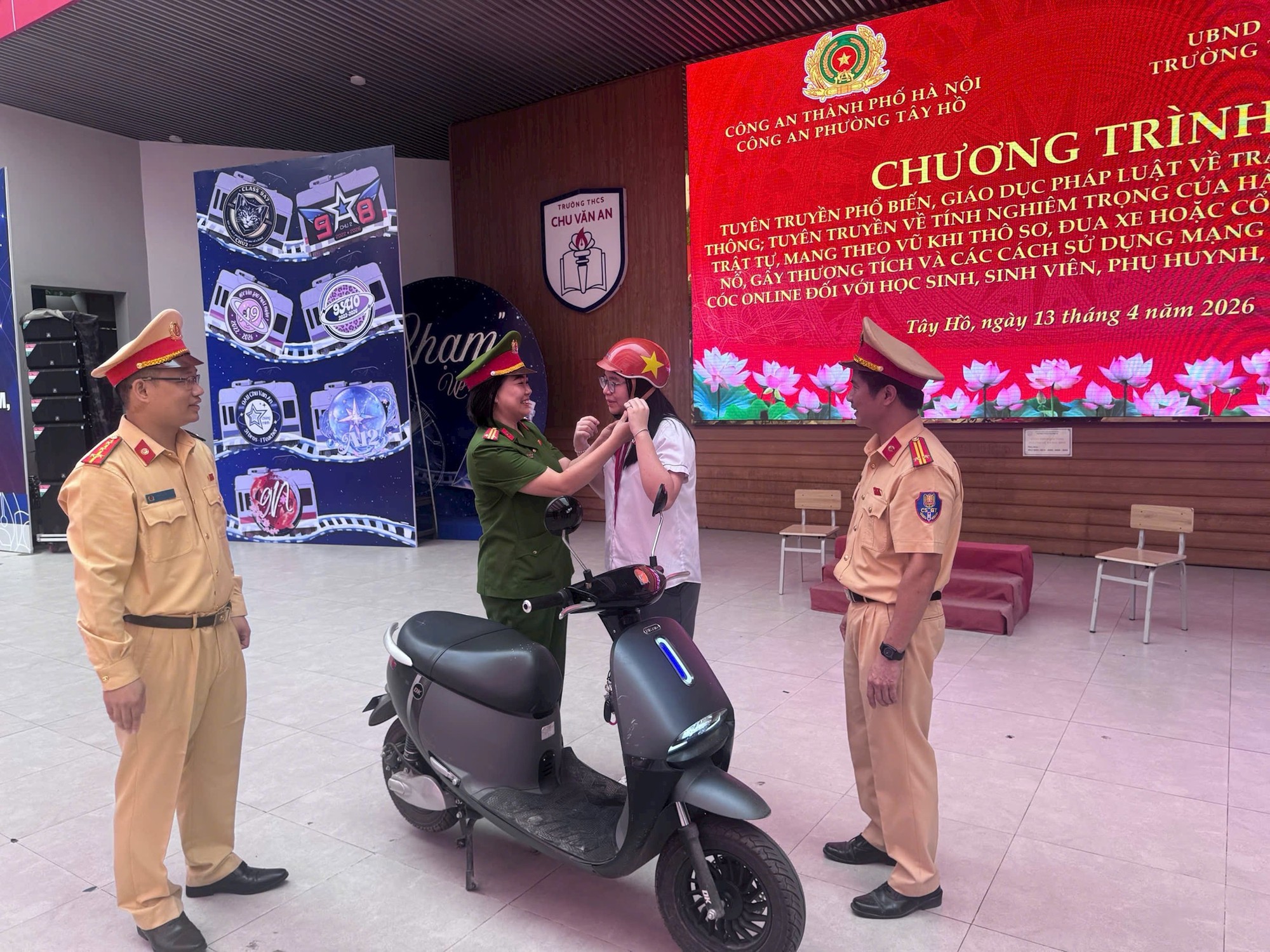 Phường Tây Hồ triển khai mô hình phụ nữ Công an Thủ đô tăng cường tuyên truyền, giáo dục pháp luật tại các cơ sở giáo dục- Ảnh 1.