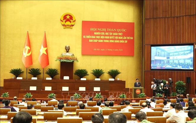 Hội nghị quán triệt, triển khai thực hiện Nghị quyết Trung ương 2 (khóa XIV) - điểm cầu Hội trường Diên hồng. Ảnh: TTXVN