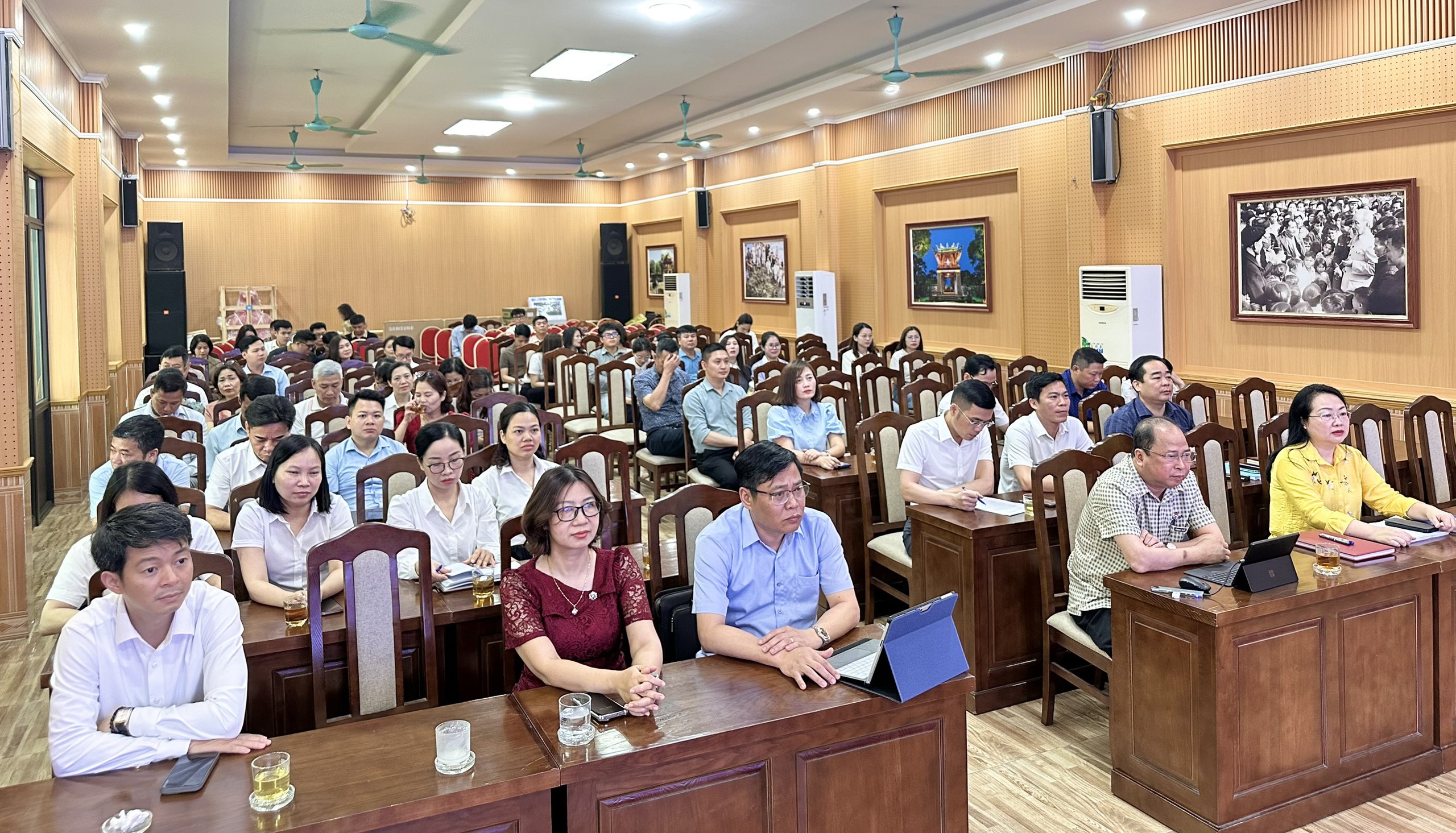 Công tác chính trị, tư tưởng: nền tảng tinh thần vững chắc, động lực phát triển, đặc điểm văn hóa trong lãnh đạo đảng – ảnh 2 Công tác chính trị, tư tưởng: nền tảng tinh thần vững chắc, động lực phát triển, đặc điểm văn hóa trong lãnh đạo đảng – ảnh 2