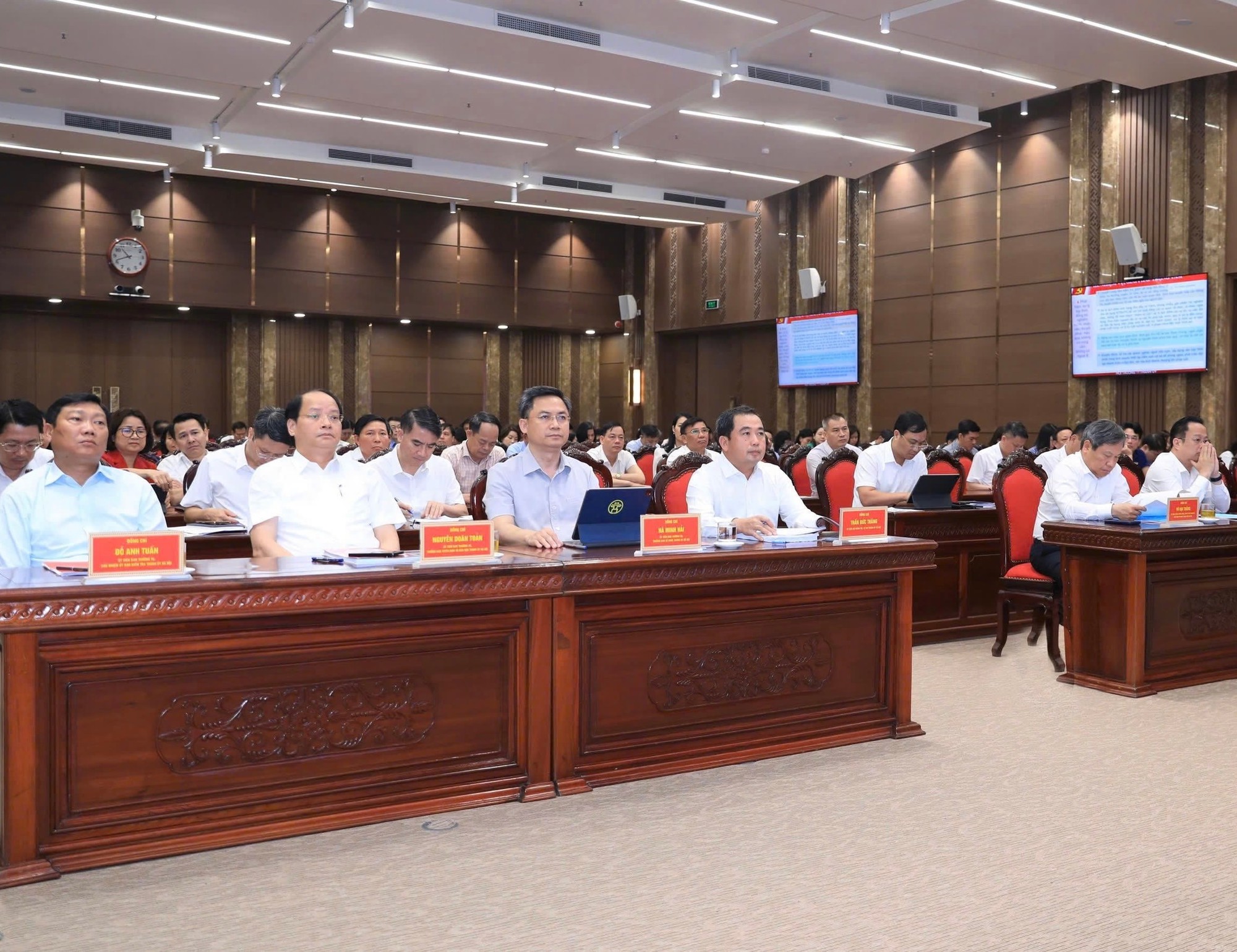 Hà Nội triển khai ngay Chương trình hành động thực hiện Nghị quyết Trung ương 2 (khóa XIV)- Ảnh 1.