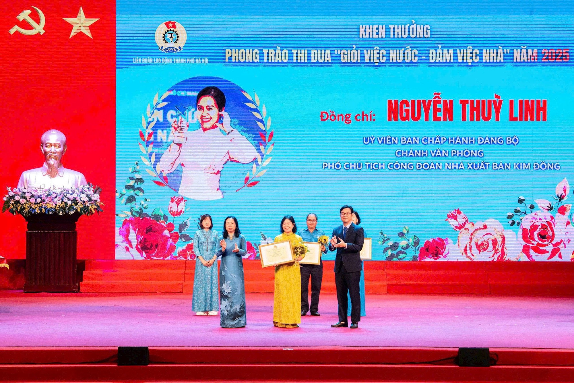 Hà Nội tổng kết 15 năm thực hiện Nghị quyết 6b về công tác vận động nữ công nhân, viên chức, lao động- Ảnh 4.