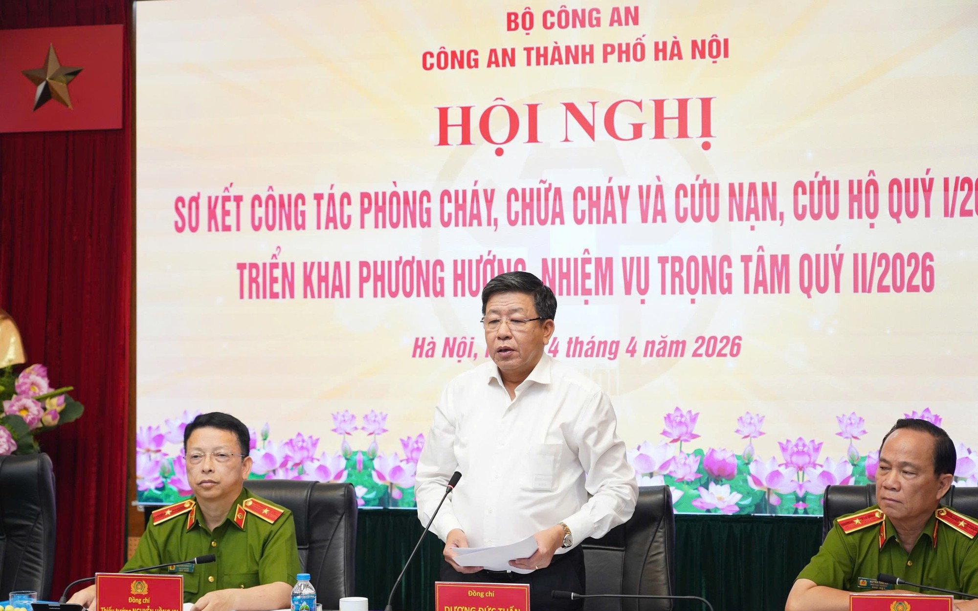 Phó Chủ tịch Thường trực UBND Thành phố Dương Đức Tuấn phát biểu tại Hội nghị