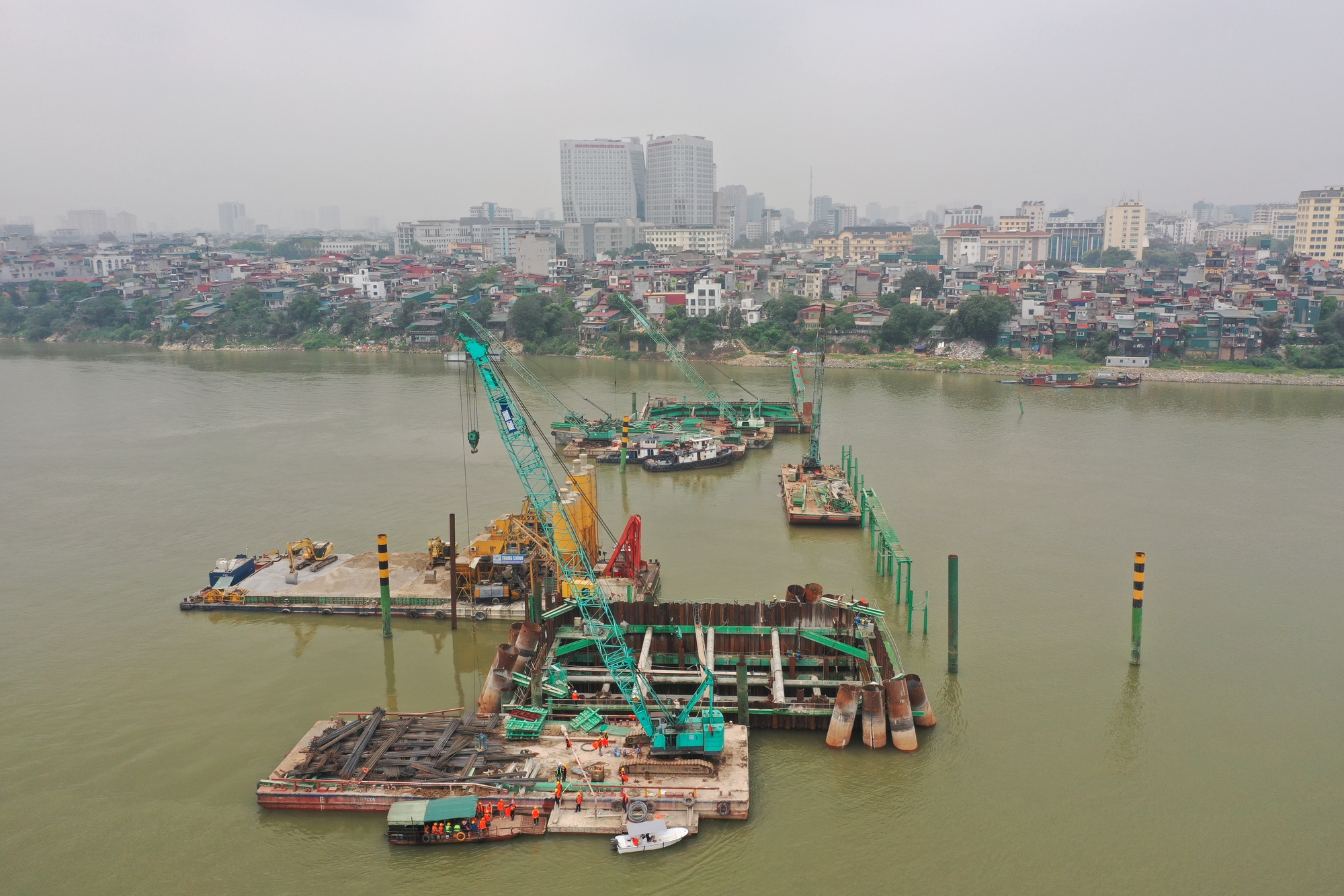 Toàn cảnh tiến độ cầu Trần Hưng Đạo: Quyết liệt tháo gỡ ‘điểm nghẽn’ mặt bằng, tăng tốc về đích 2027- Ảnh 2.