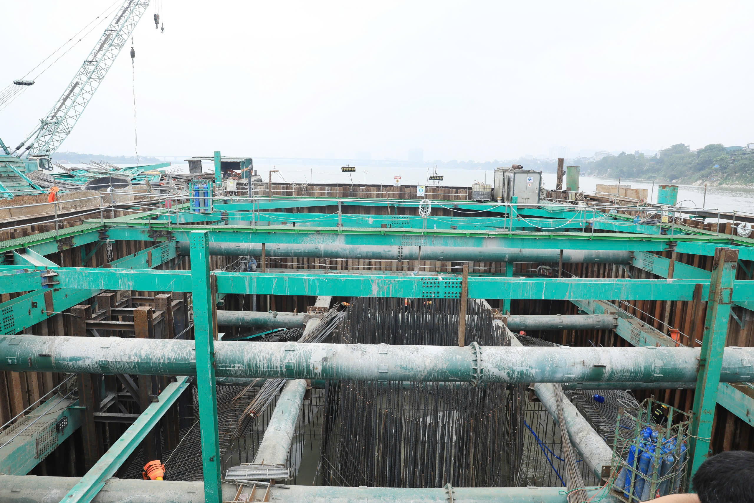 Toàn cảnh tiến độ cầu Trần Hưng Đạo: Quyết liệt tháo gỡ ‘điểm nghẽn’ mặt bằng, tăng tốc về đích 2027- Ảnh 6.