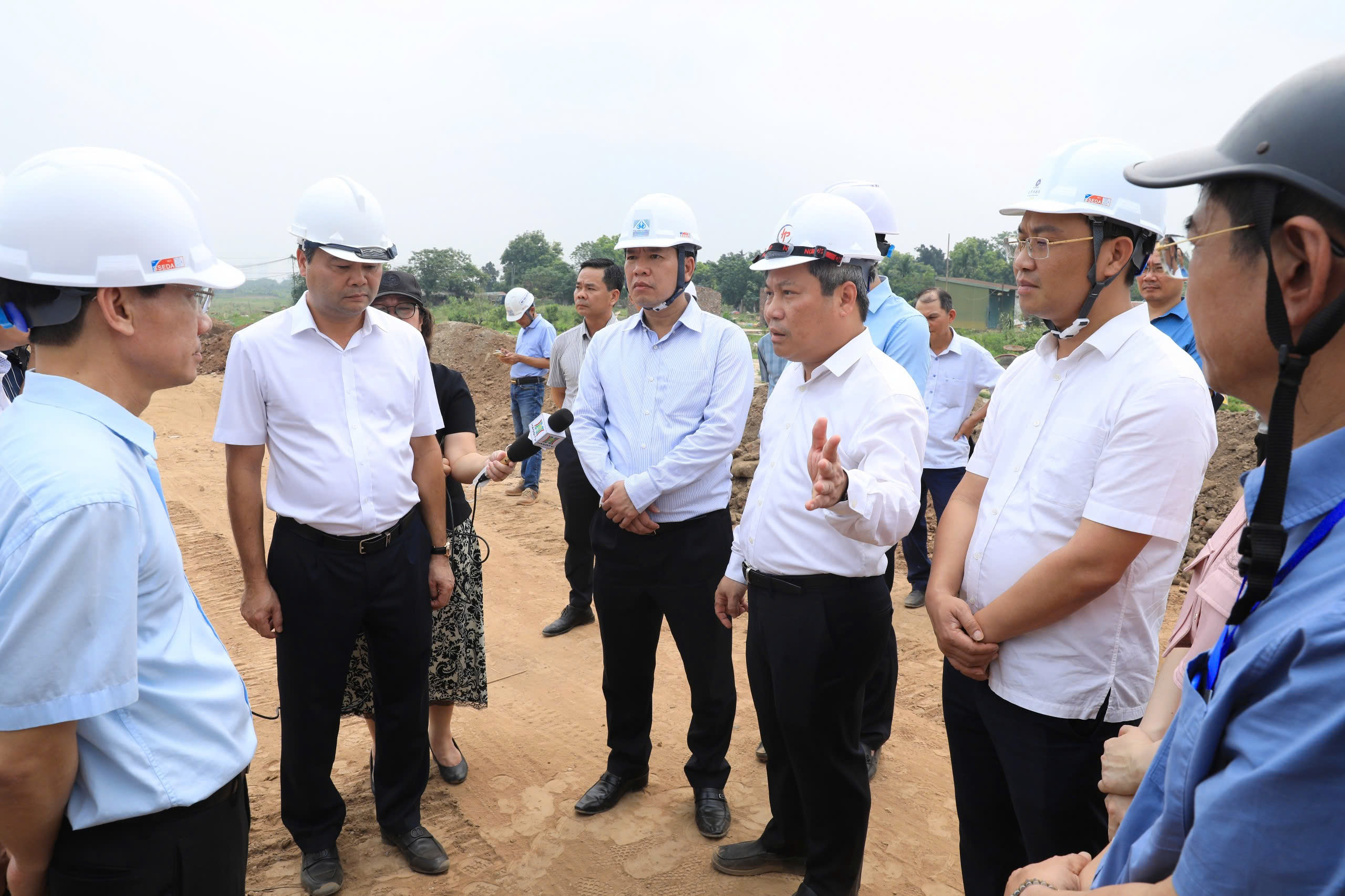 Toàn cảnh “siêu dự án” cầu Tứ Liên: Gỡ nút thắt mặt bằng, tăng tốc về đích 2027- Ảnh 9.