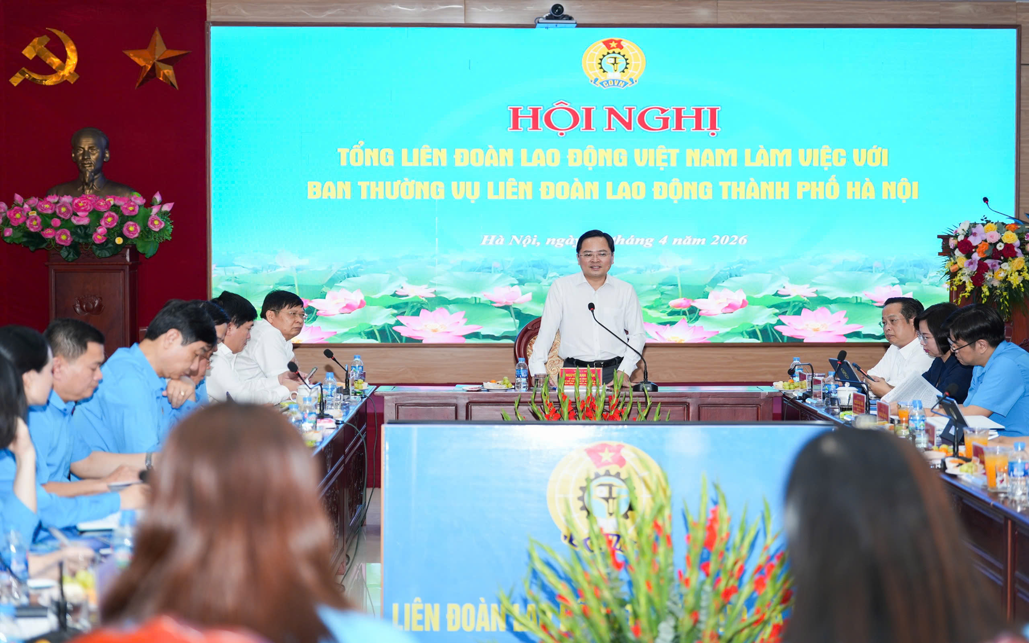 Chủ tịch Tổng Liên đoàn Lao động  Việt Nam Nguyễn Anh Tuấn phát biểu tại buổi làm việc.