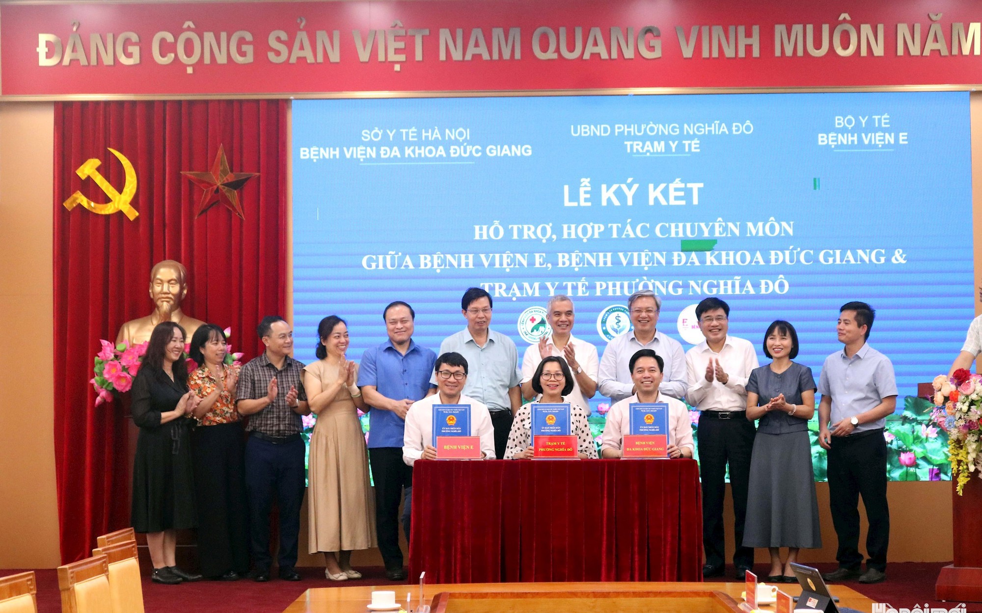 Trạm Y tế phường Nghĩa Đô ký kết hợp tác chuyên môn với Bệnh viện E và Bệnh viện Đa khoa Đức Giang