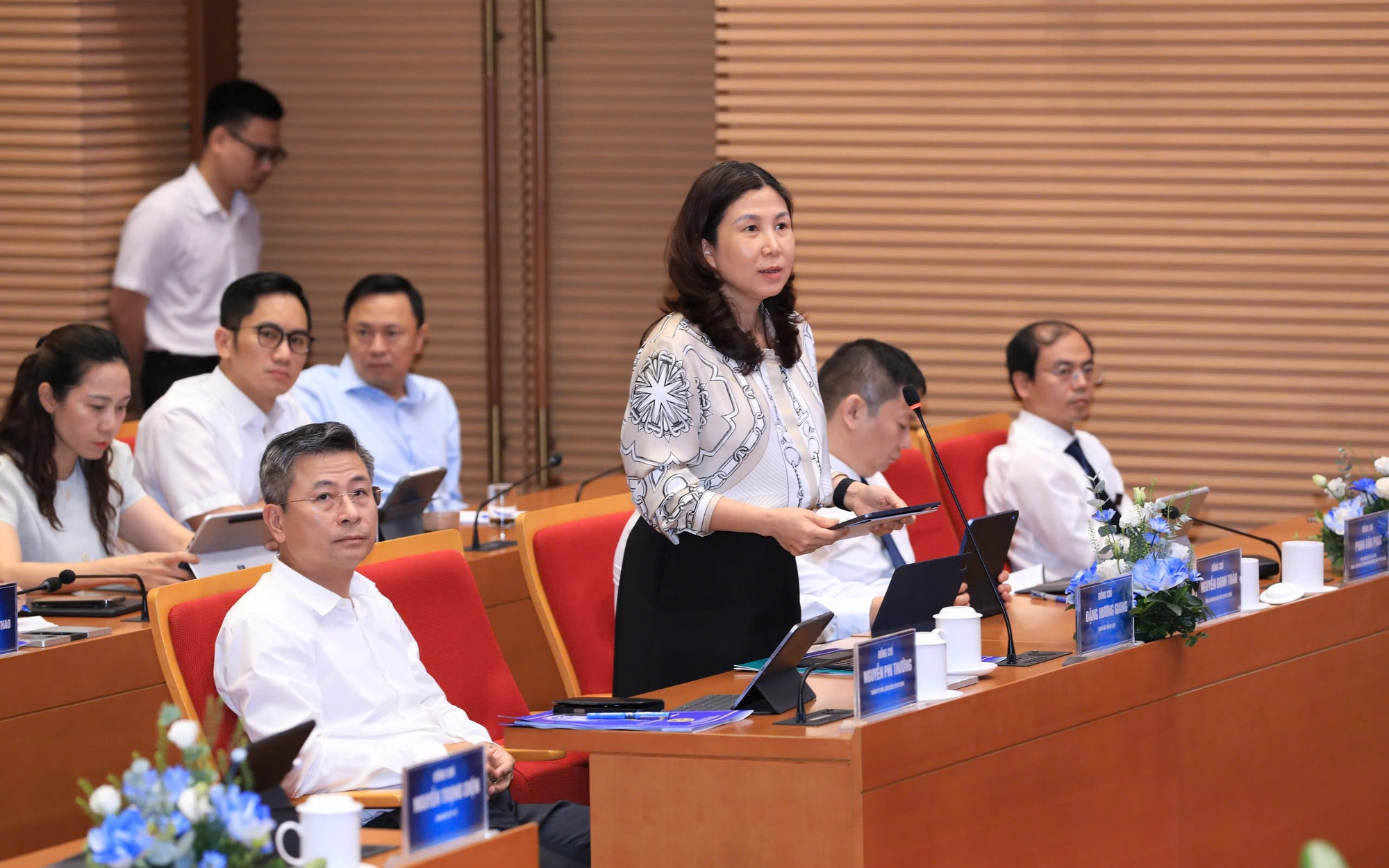 Giám đốc Sở Du lịch Hà Nội Đặng Hương Giang phát biểu tại Hội nghị đối thoại với các doanh nghiệp nhỏ và vừa trên địa bàn thành phố năm 2026 (Ảnh: Lê Hải).