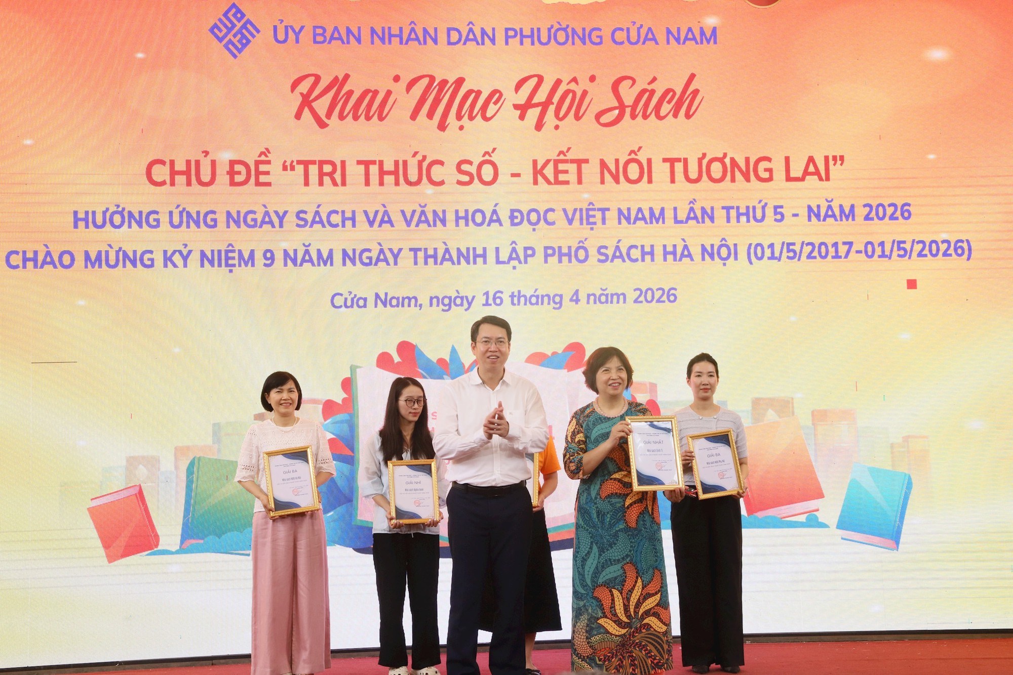 Phường Cửa Nam khai mạc Hội sách hưởng ứng Ngày Sách và Văn hóa đọc Việt Nam lần thứ 5- Ảnh 1.