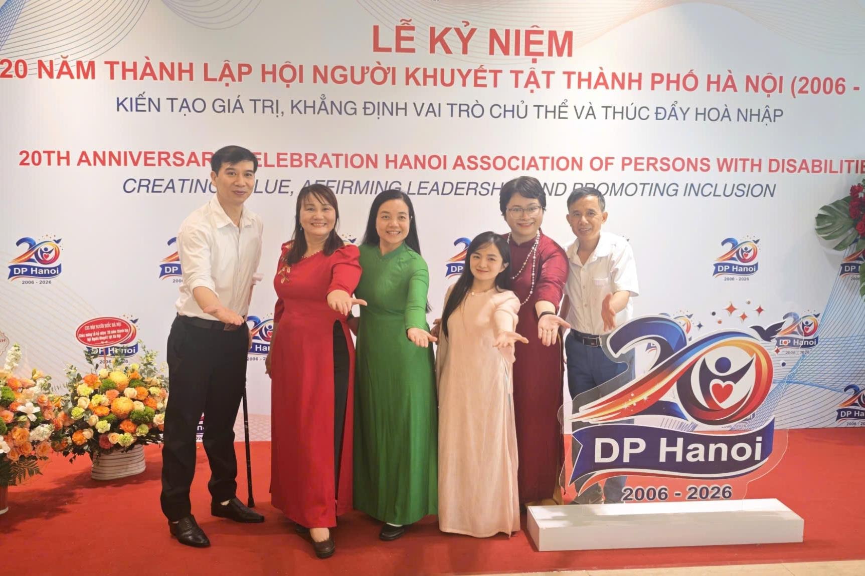 Hội Người khuyết tật Hà Nội: 20 năm đồng hành cùng sự nghiệp xây dựng Thủ đô- Ảnh 2.