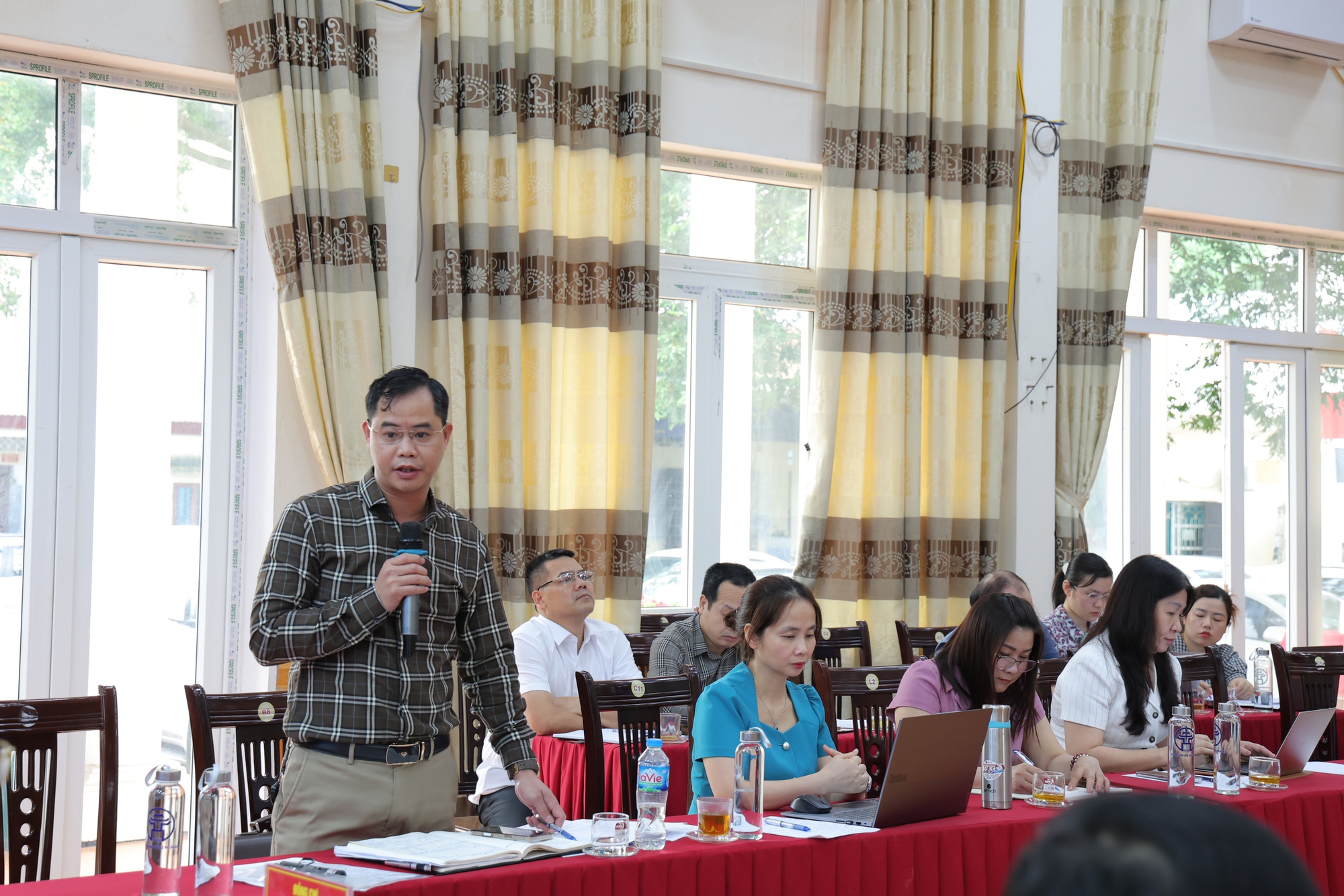 Tháo gỡ khó khăn, đẩy nhanh tiến độ giải phóng mặt bằng dự án nâng cấp, cải tạo Quốc lộ 6 đoạn qua xã Phú Nghĩa- Ảnh 6.