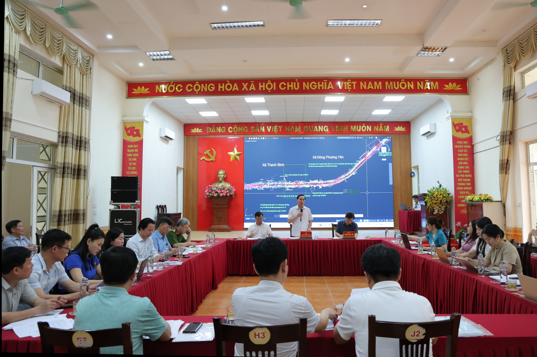 Tháo gỡ khó khăn, đẩy nhanh tiến độ giải phóng mặt bằng dự án nâng cấp, cải tạo Quốc lộ 6 đoạn qua xã Phú Nghĩa- Ảnh 1.