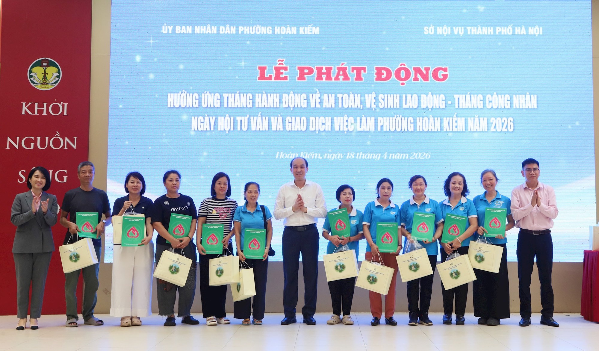 Phường Hoàn Kiếm phát động Tháng hành động về an toàn, vệ sinh lao động năm 2026- Ảnh 1.