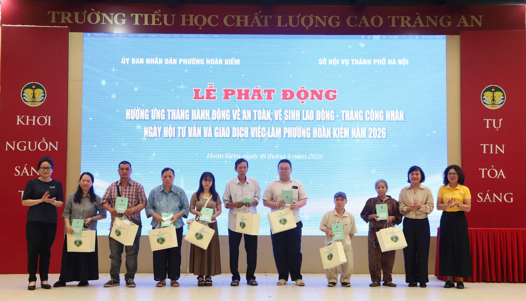 Phường Hoàn Kiếm phát động Tháng hành động về an toàn, vệ sinh lao động năm 2026- Ảnh 2.
