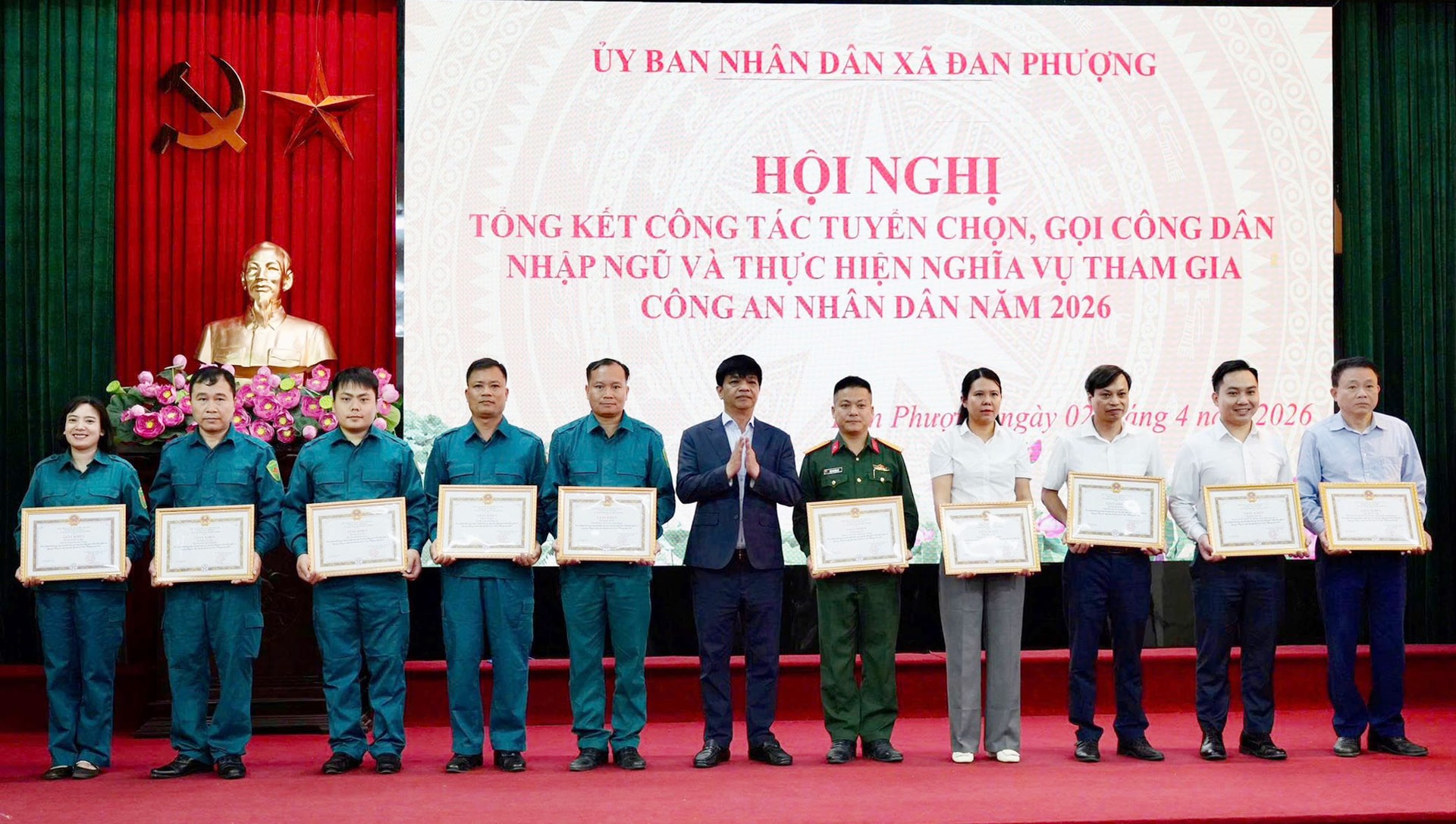 Xã Đan Phượng khen thưởng các tập thể, cá nhân có thành tích xuất sắc trong công tác tuyển, gọi công dân nhập ngũ- Ảnh 3.