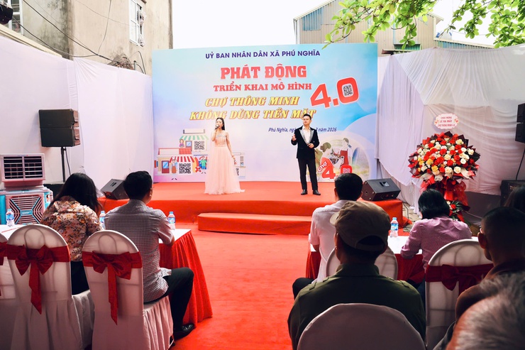 Xã Phú Nghĩa ra mắt mô hình “Chợ thông minh 4.0”, thúc đẩy chuyển đổi số trong thương mại nông thôn- Ảnh 1.