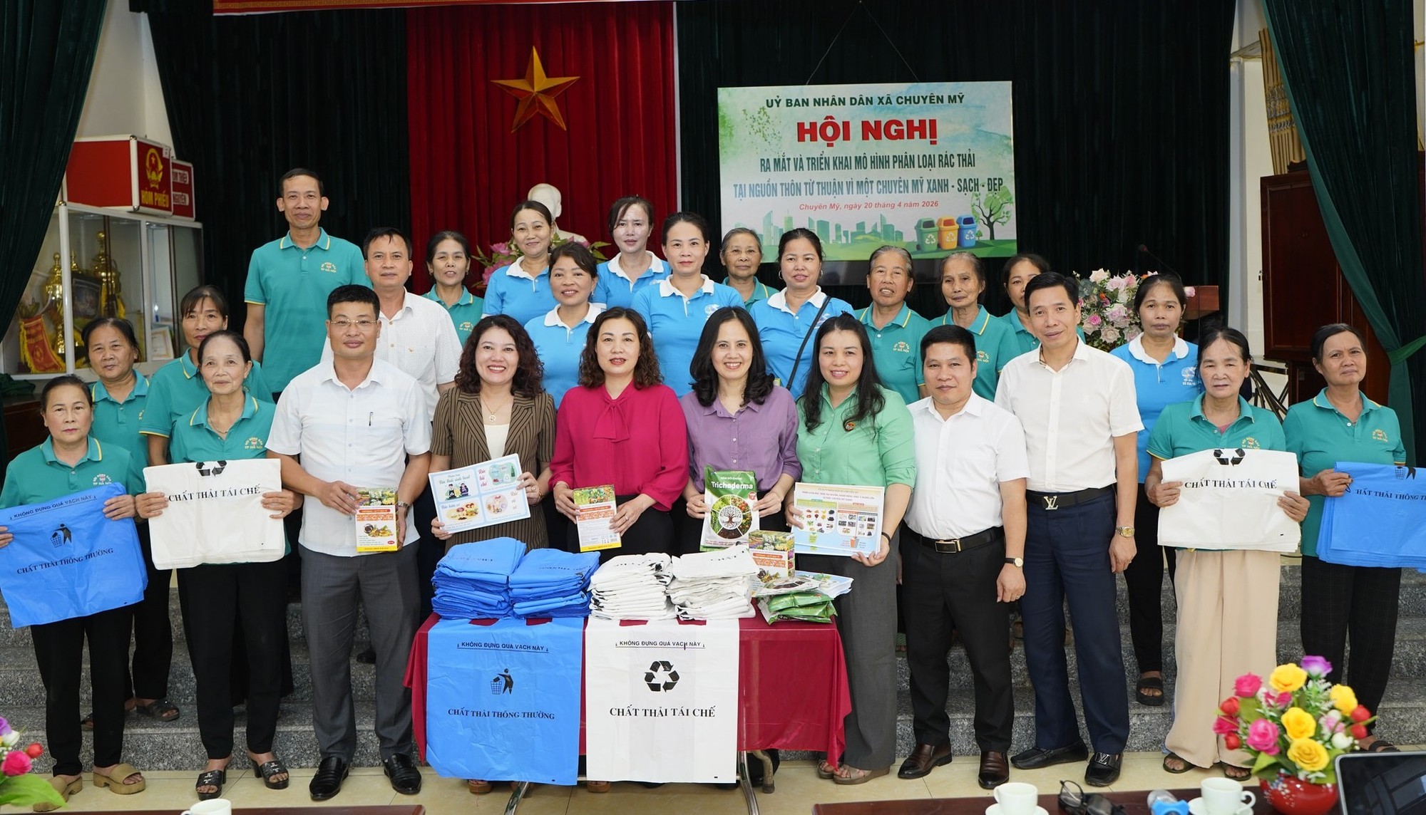 Ra mắt mô hình phân loại rác thải tại nguồn thôn Từ Thuận - xã Chuyên Mỹ- Ảnh 1.