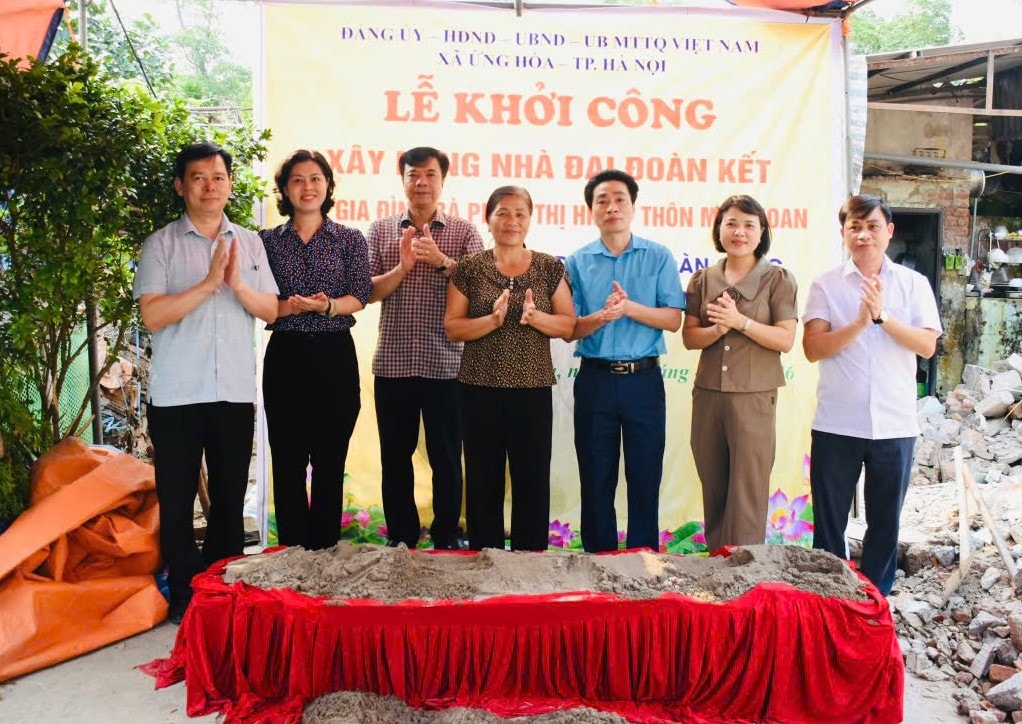 Xã Ứng Hòa khởi công xây nhà Đại đoàn kết cho hộ khó khăn- Ảnh 1.