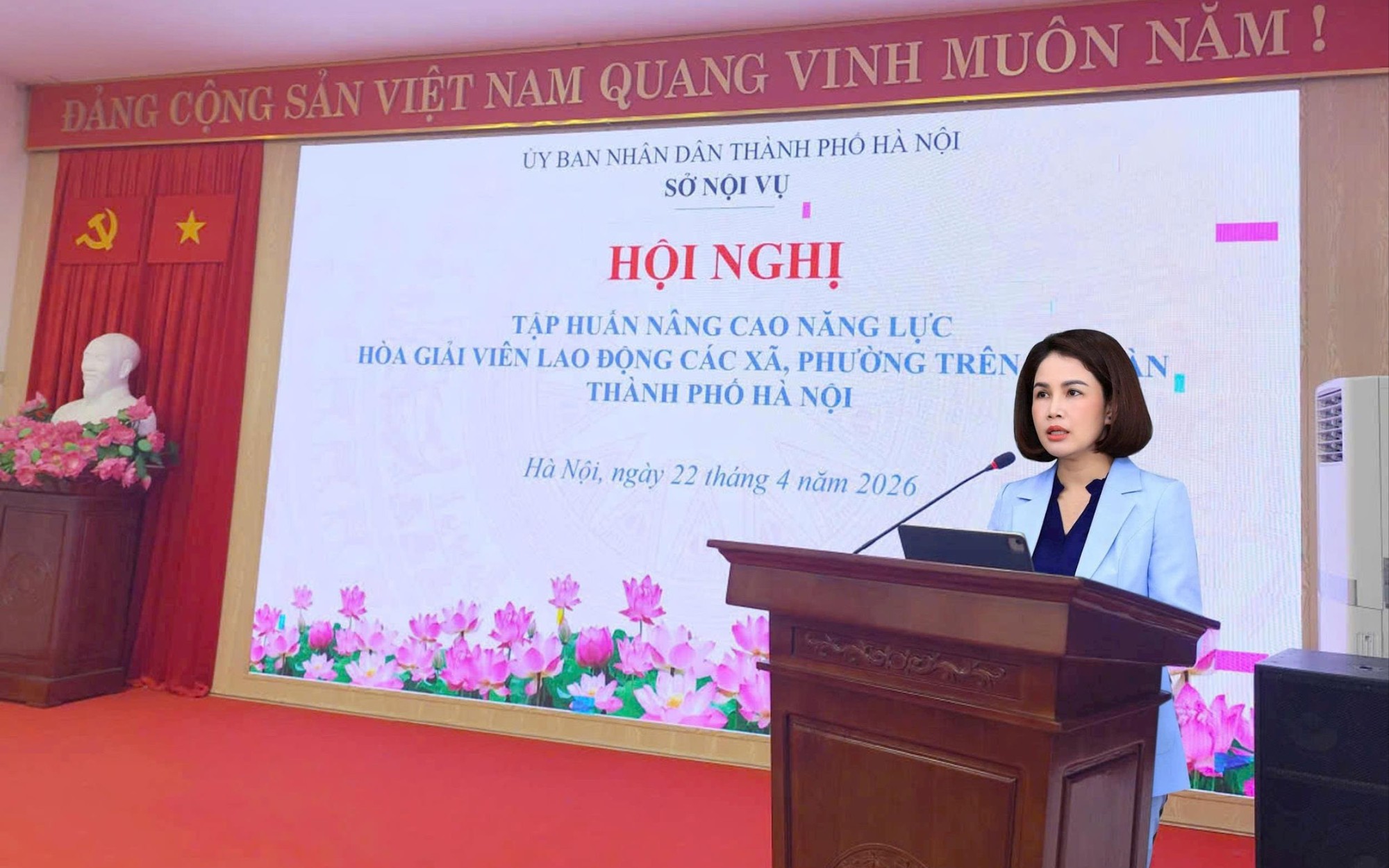 Phó Giám đốc Sở Nội vụ Ngô Minh Hoàng phát biểu khai mạc Hội nghị.