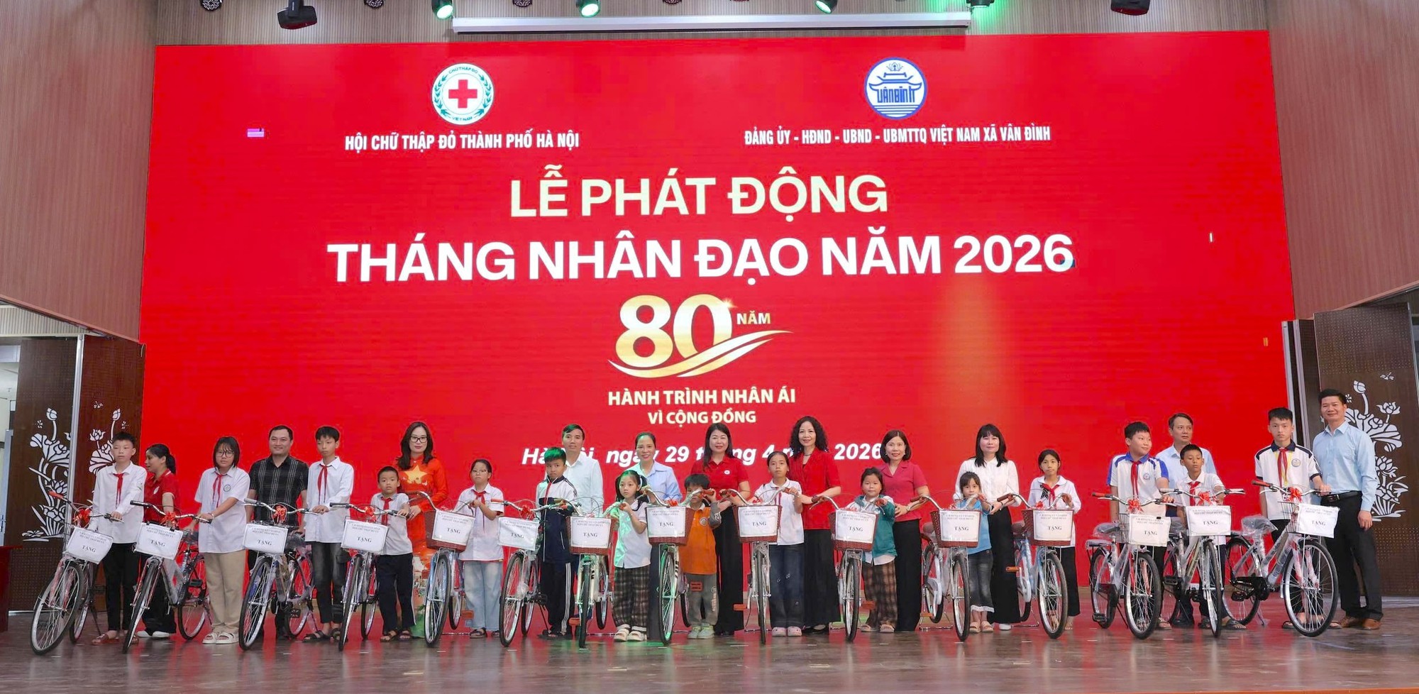 Hà Nội phát động Tháng Nhân đạo 2026: “80 năm - Hành trình nhân ái vì cộng đồng”- Ảnh 1.