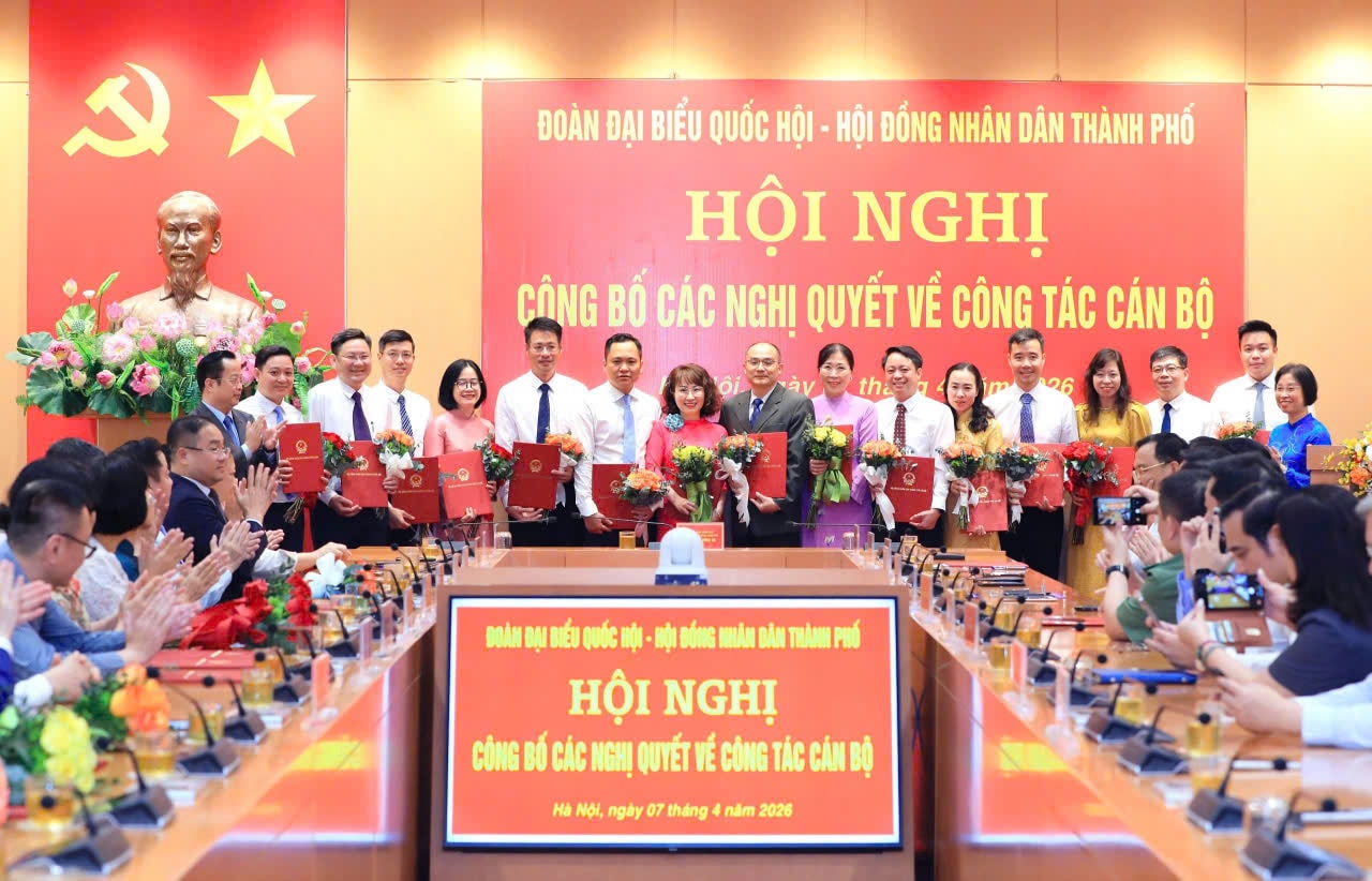 Thường trực HĐND Thành phố công bố các nghị quyết về công tác cán bộ- Ảnh 4.