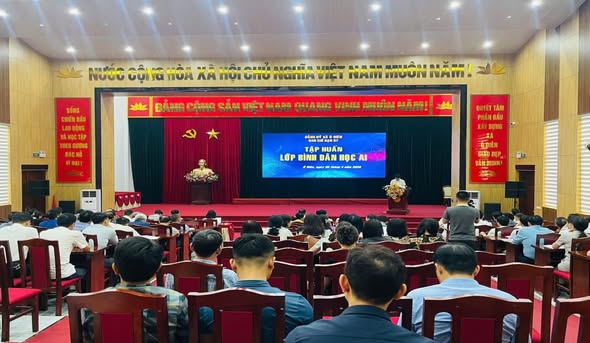 Xã Ô Diên tổ chức lớp tập huấn “Bình dân học AI”, đẩy mạnh ứng dụng khoa học và chuyển đổi số- Ảnh 1.