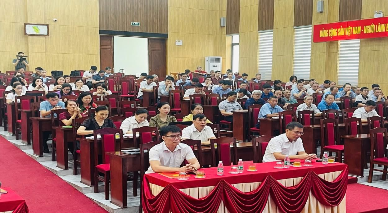 Xã Ô Diên tổ chức lớp tập huấn “Bình dân học AI”, đẩy mạnh ứng dụng khoa học và chuyển đổi số- Ảnh 2.