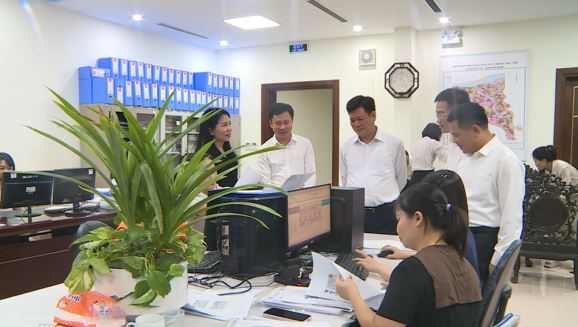 Phúc Thọ dẫn đầu Chỉ số cải cách hành chính nhóm 2 của Hà Nội: Bứt phá từ những con số ấn tượng- Ảnh 3.