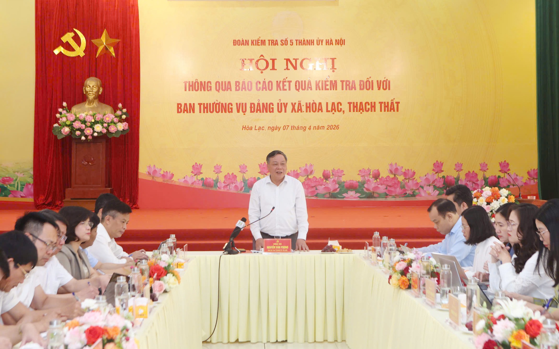 Quang cảnh buổi kiểm tra Đảng ủy xã Thạch Thất và Hòa Lạc