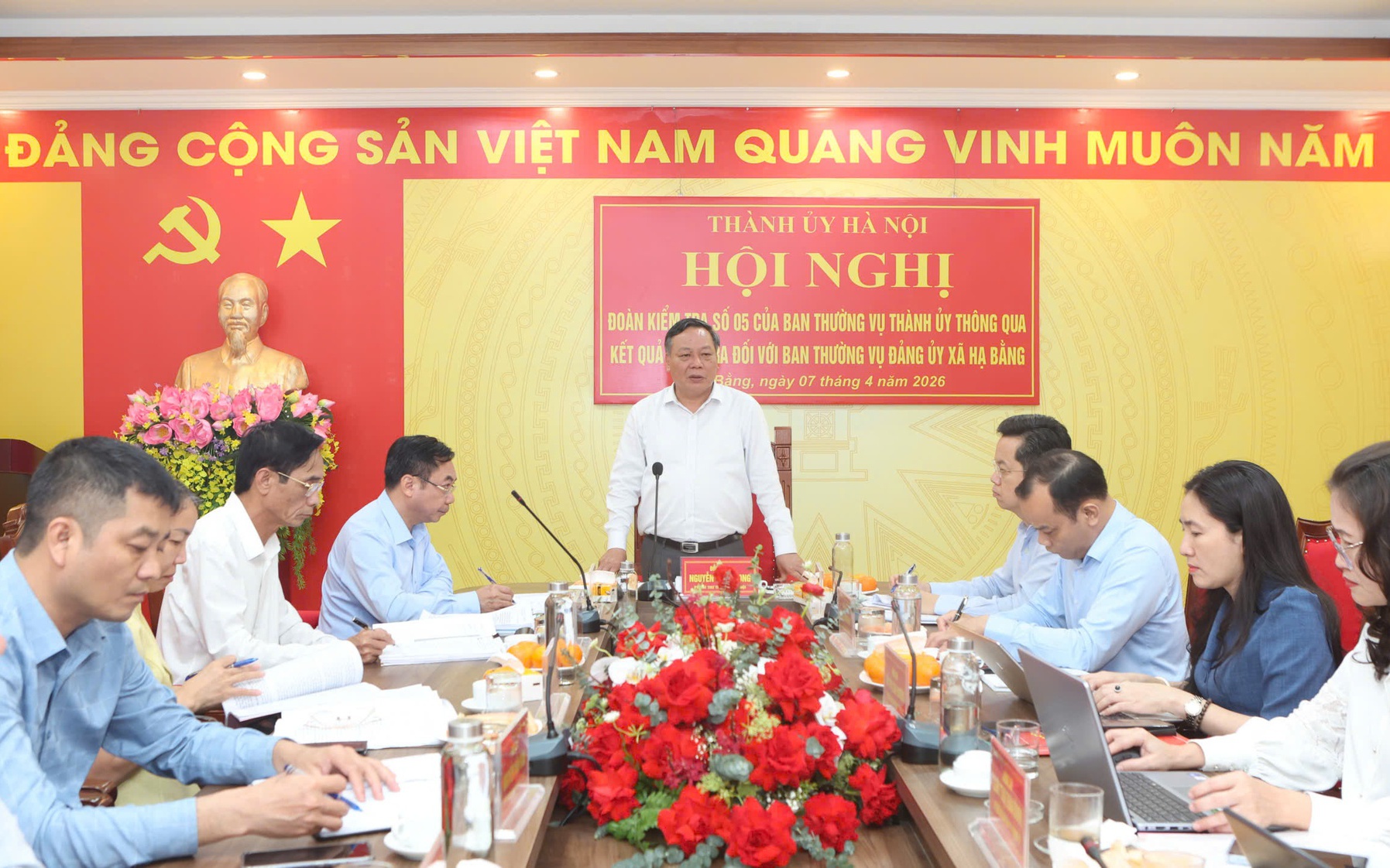 Phó Bí thư Thành ủy Nguyễn Văn Phong phát biểu tại Hội nghị