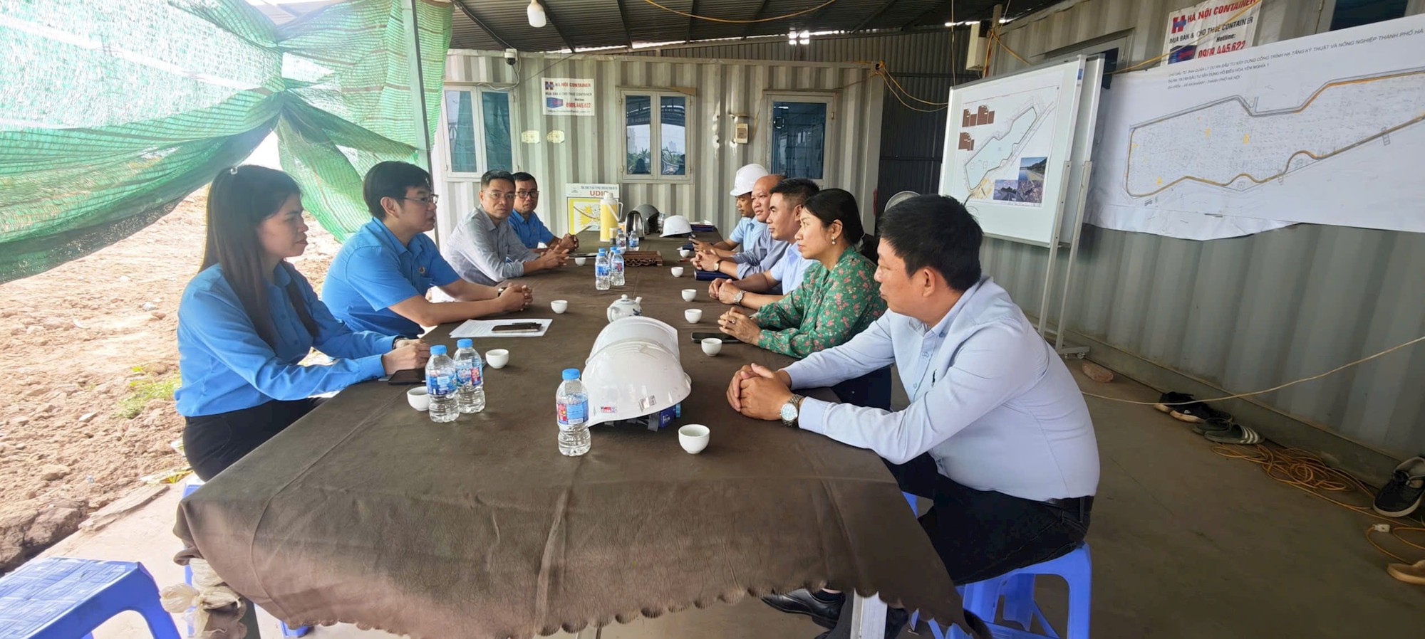 Lãnh đạo Liên đoàn Lao động Thành phố động viên công nhân làm việc xuyên kỳ nghỉ lễ- Ảnh 1.