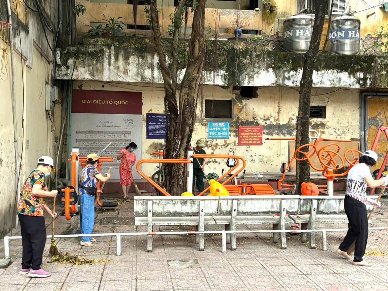 Phụ nữ Thủ đô ra quân Ngày cuối tuần xanh, chào mừng Đại hội MTTQ Việt Nam XI- Ảnh 5.