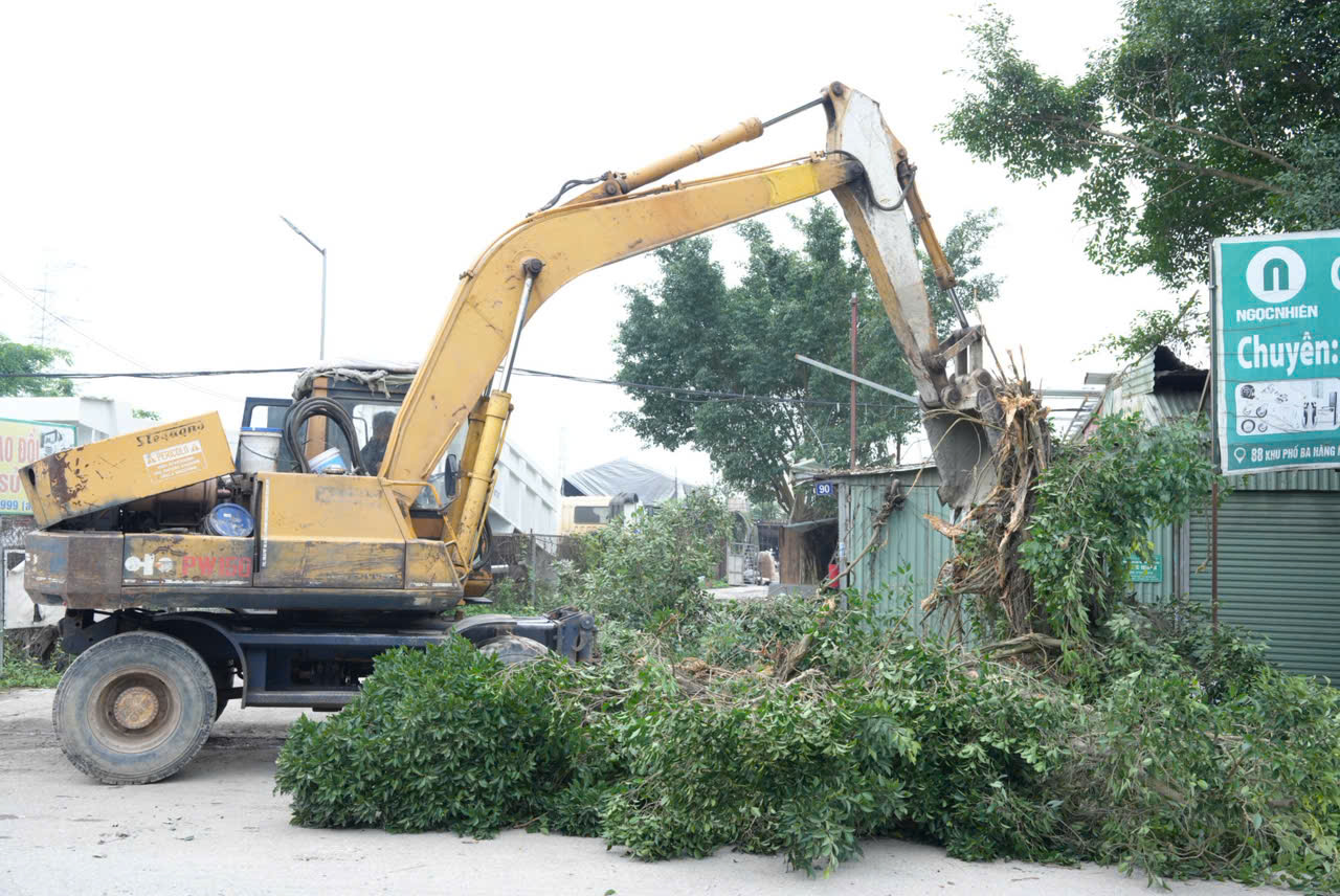 Xã Thanh Oai: Tháo dỡ, giải phóng mặt bằng phục vụ Dự án nâng cấp, mở rộng Quốc lộ 21B- Ảnh 2.