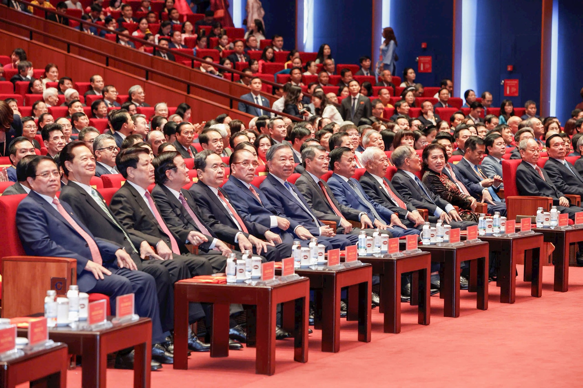 Khai mạc trọng thể Đại hội đại biểu toàn quốc Mặt trận Tổ quốc Việt Nam lần thứ XI, nhiệm kỳ 2026-2031- Ảnh 2.
