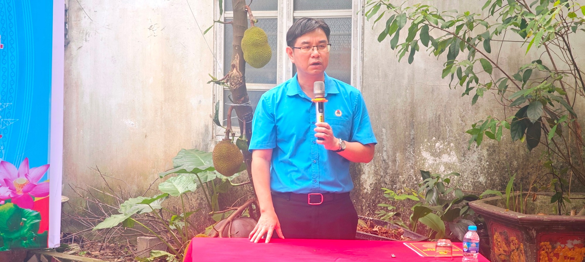 Công đoàn Hà Nội trao mái ấm cho công nhân khó khăn- Ảnh 1.