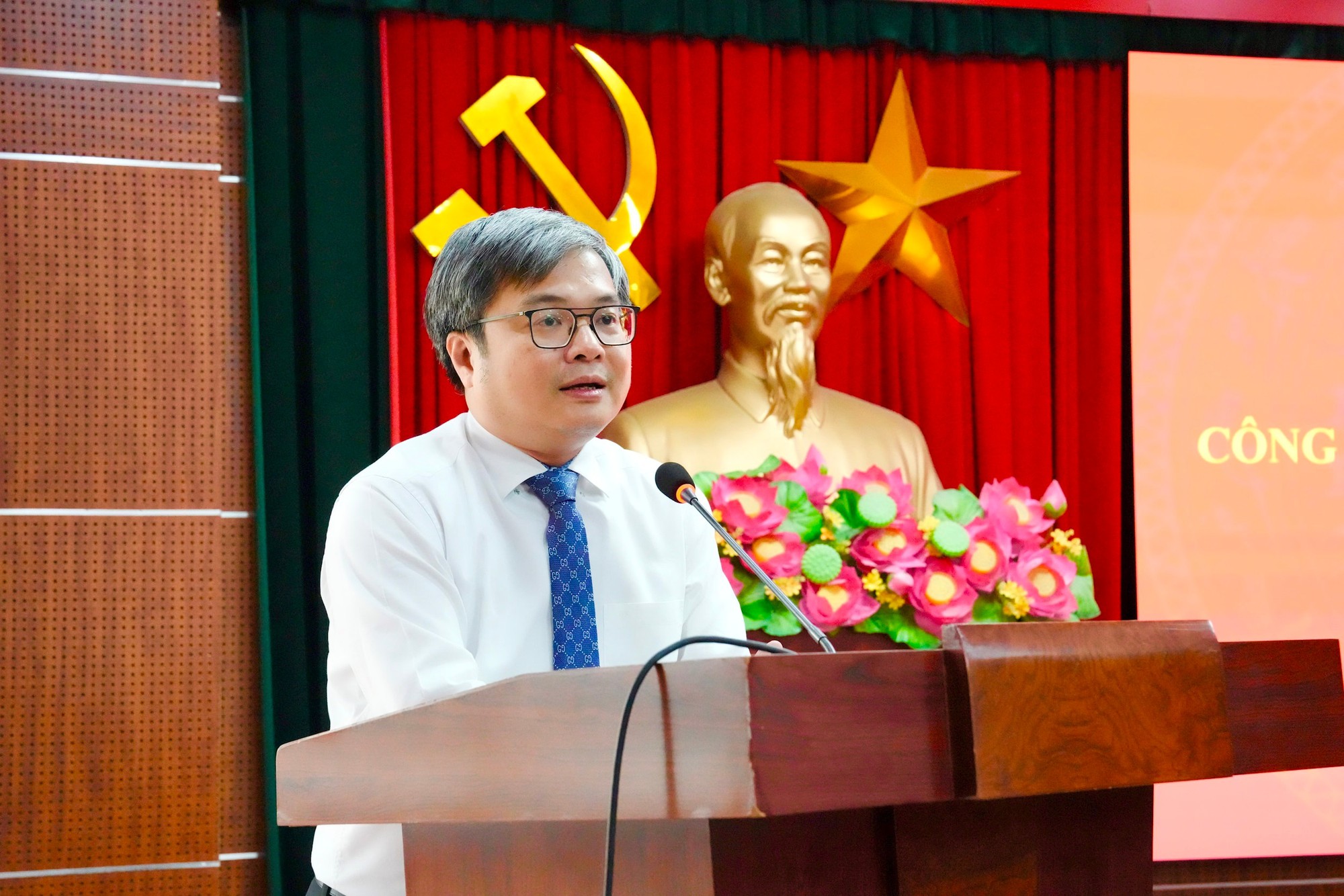Đồng chí Đoàn Quý Linh được bổ nhiệm Phó Trưởng Ban Quản lý các Khu công nghệ cao và Khu công nghiệp thành phố Hà Nội- Ảnh 3.